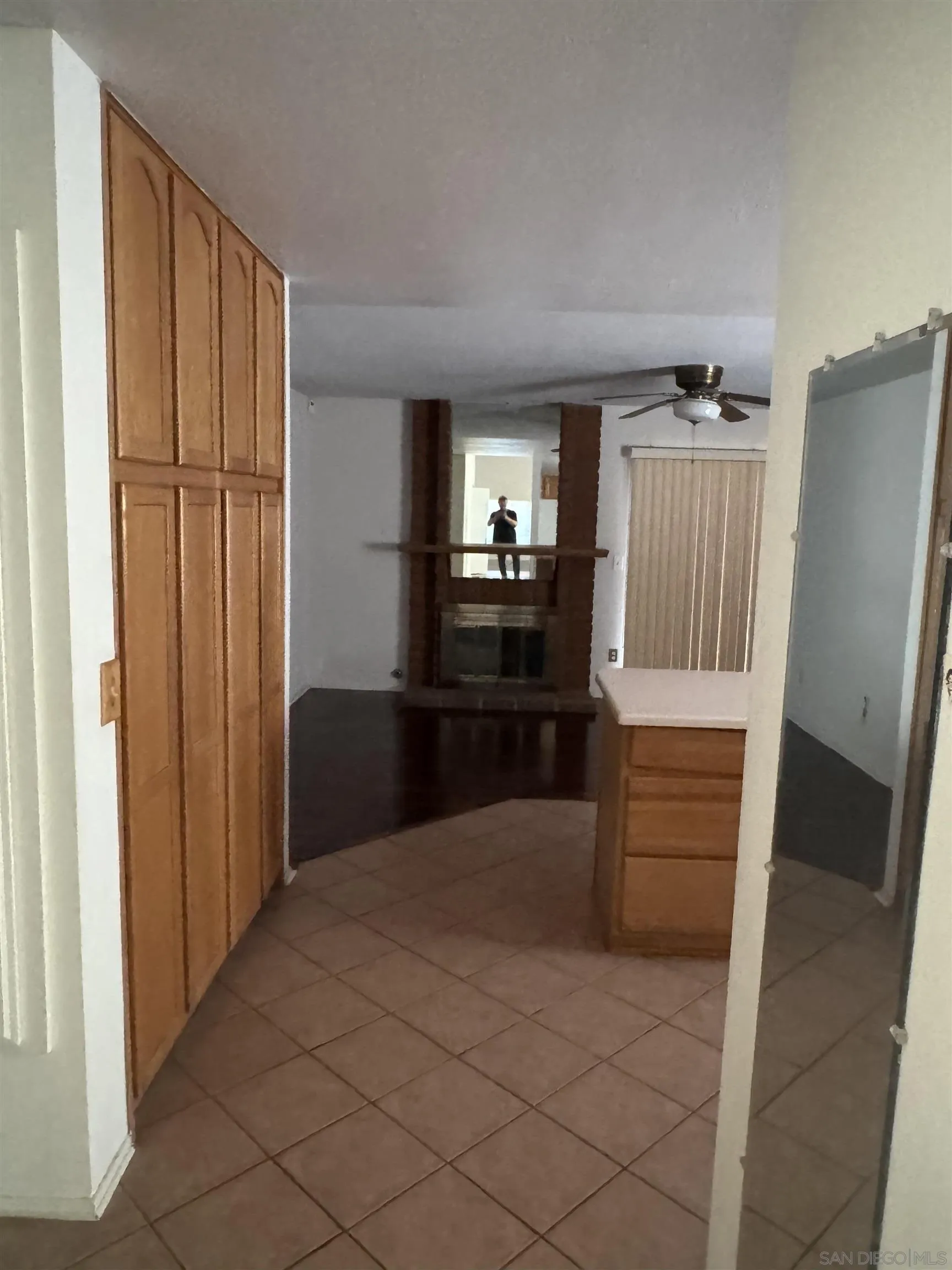 https://cdn.realtyfeed.com/cdn/127/260019432/3358fe1f5323cbf3db965b9a02fc9fcd.webp