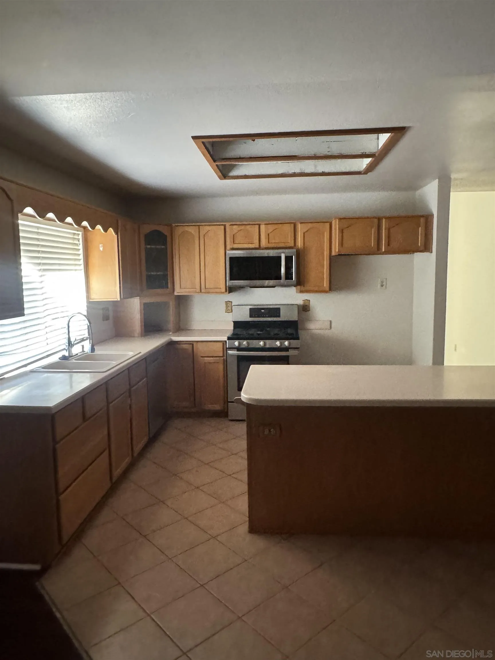 https://cdn.realtyfeed.com/cdn/127/260019432/e2b888df3b98a4eb12d06bbd292dc4d8.webp