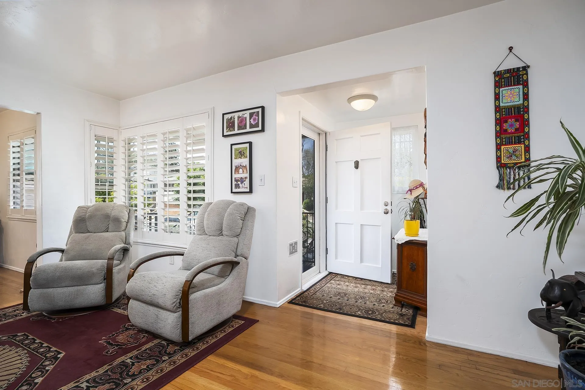 https://cdn.realtyfeed.com/cdn/127/260019433/155c443a67aef8f467cbacd9b8d75be5.webp