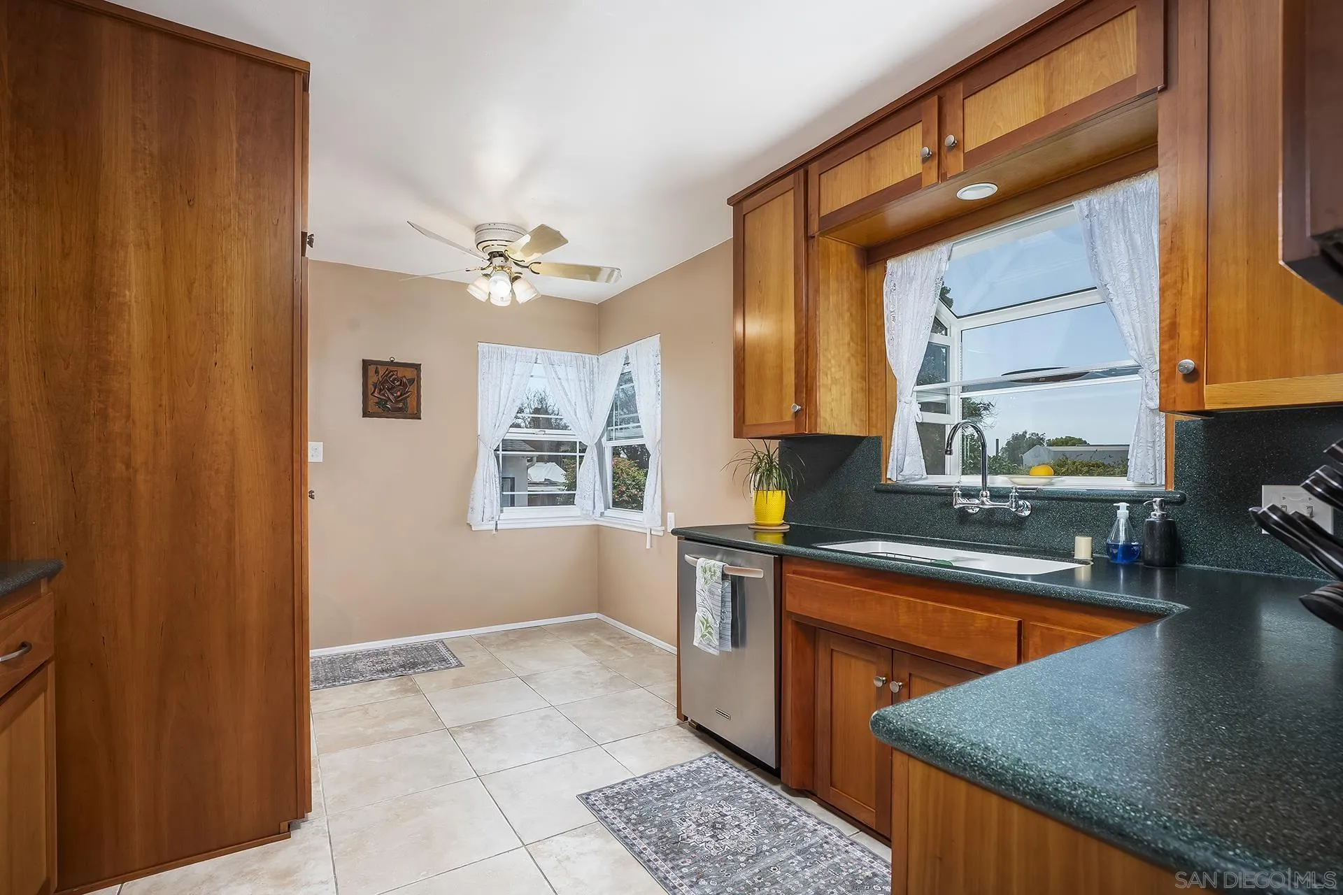 https://cdn.realtyfeed.com/cdn/127/260019433/23bb543e870c7ff0ac39f51f6045e87f.webp