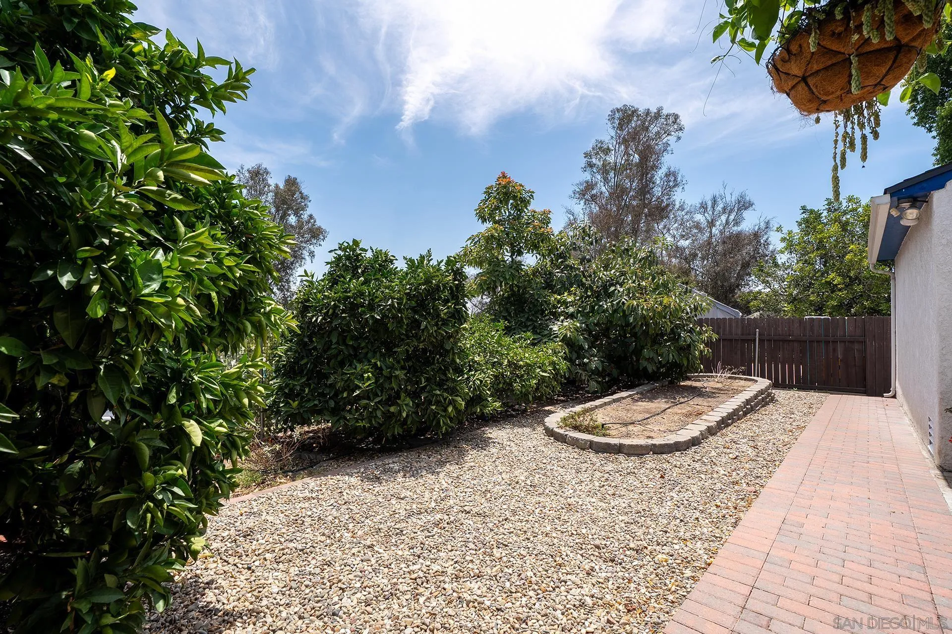 https://cdn.realtyfeed.com/cdn/127/260019433/4eb3477433a2dbd0d113b09177479726.webp