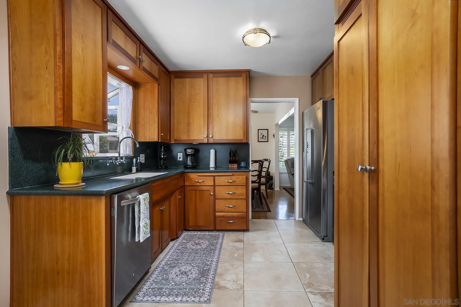 https://cdn.realtyfeed.com/cdn/127/260019433/5a6cc40202ce41a8acf79474976ec4dc.webp