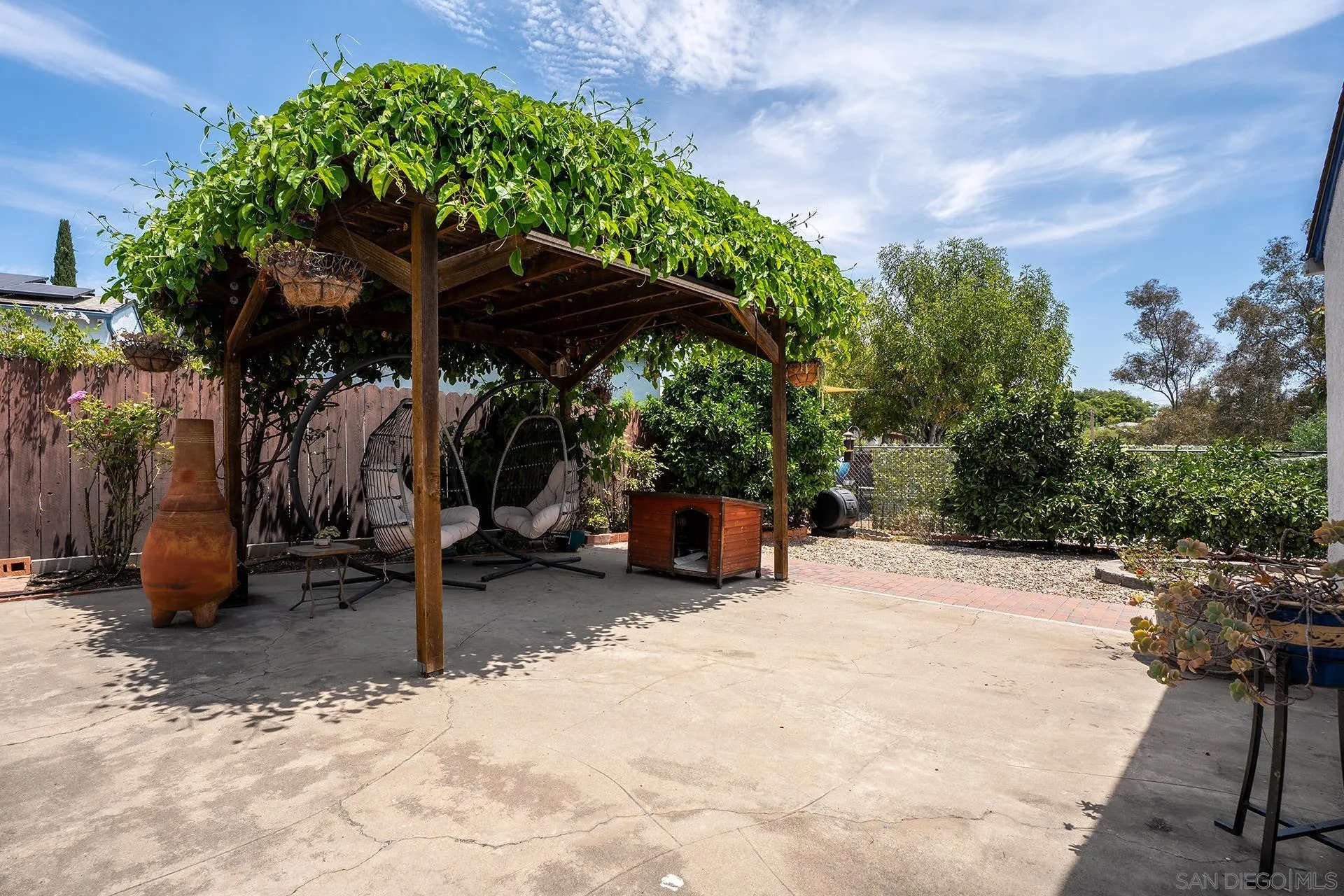 https://cdn.realtyfeed.com/cdn/127/260019433/66371b5c7afdb1f9cdccfd55ff36b486.webp