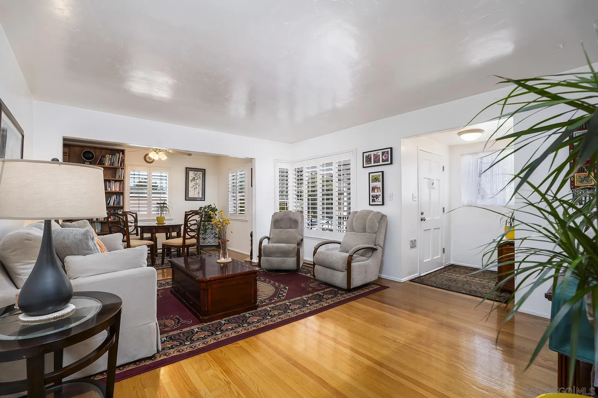 https://cdn.realtyfeed.com/cdn/127/260019433/e804f155e97168e1987419f0f8abfee2.webp