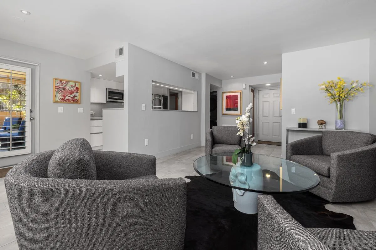 Photo #8: 260019436 Listing: Photo #8