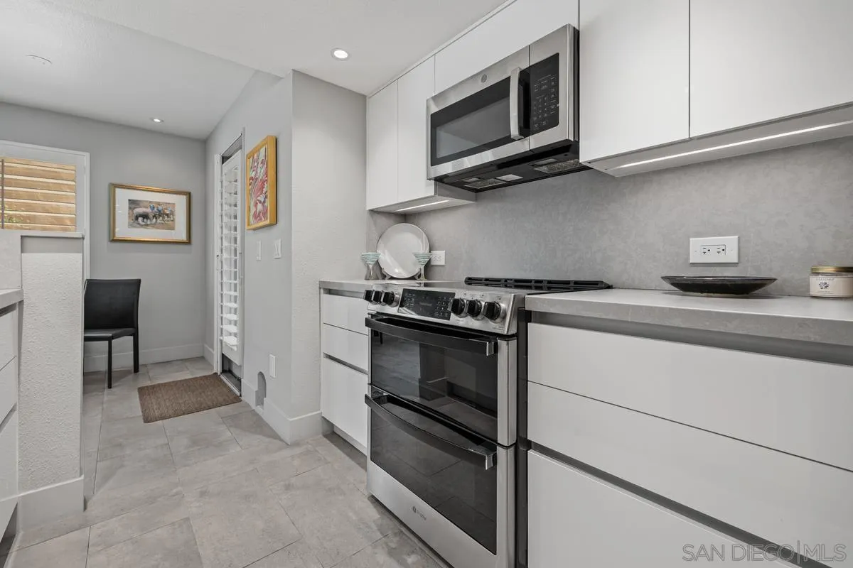 Photo #13: 260019436 Listing: Photo #13
