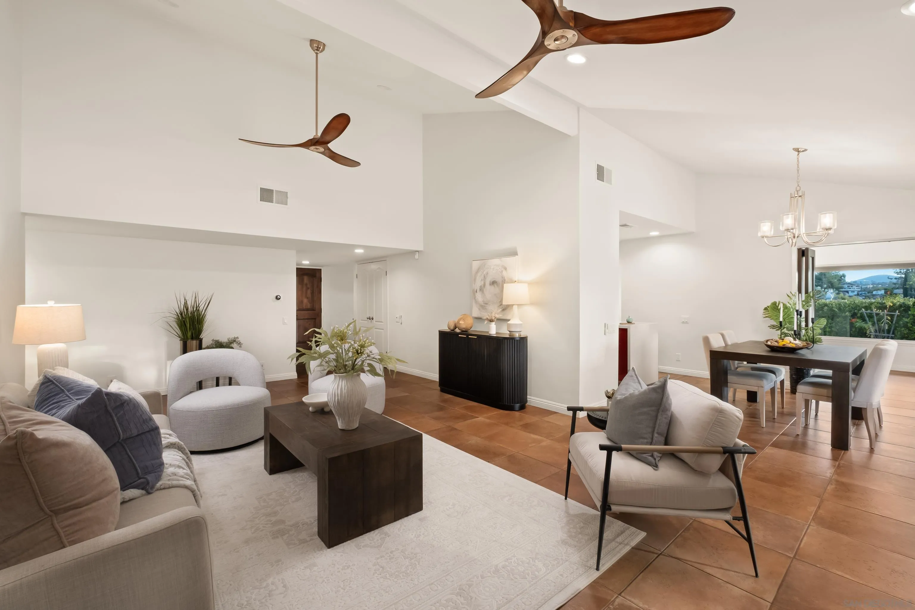https://cdn.realtyfeed.com/cdn/127/260019438/0ecadb5c917824bd9b624a24a055f2d6.webp