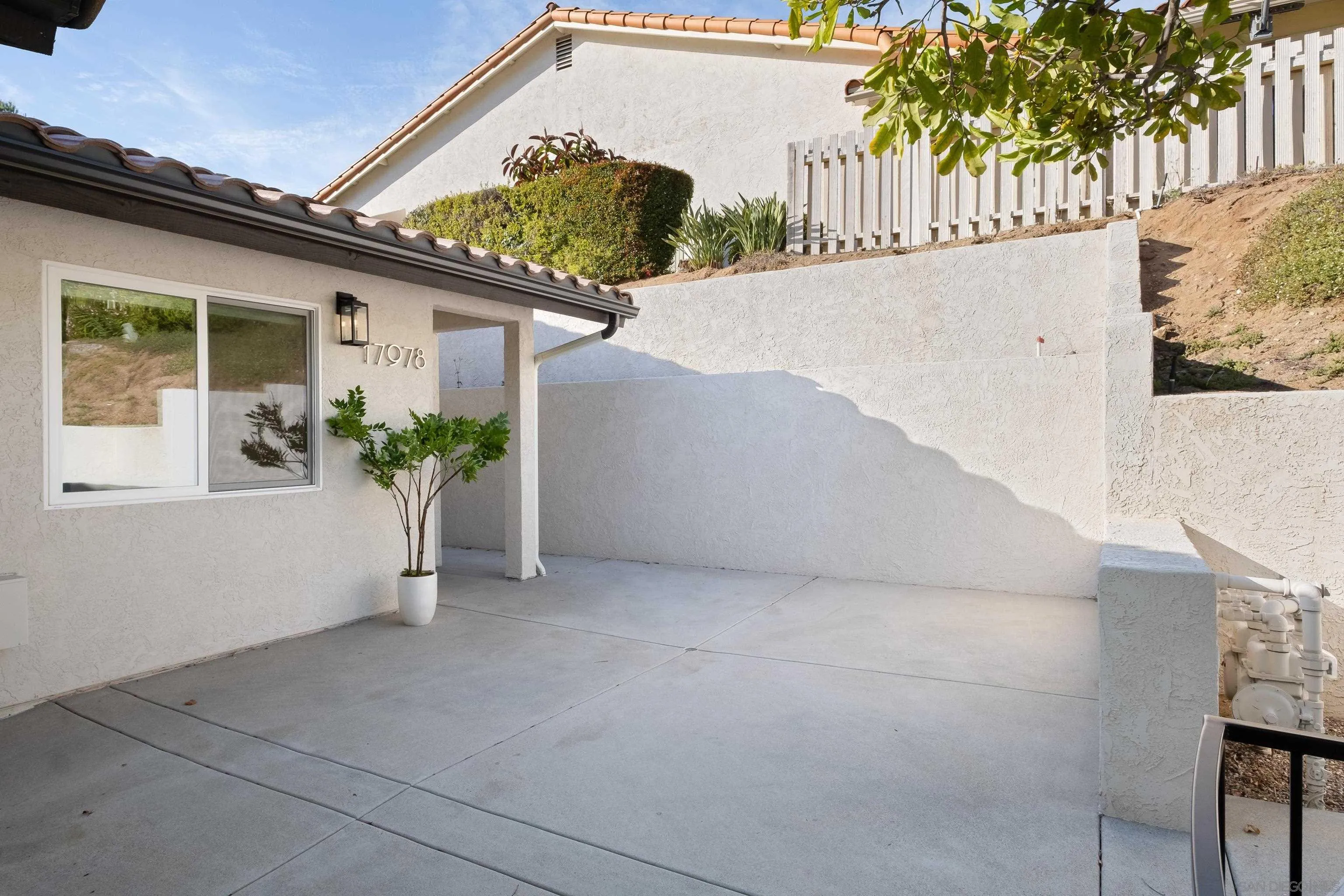 https://cdn.realtyfeed.com/cdn/127/260019438/1e52768dace5d9b5afc8fb100510c01d.webp