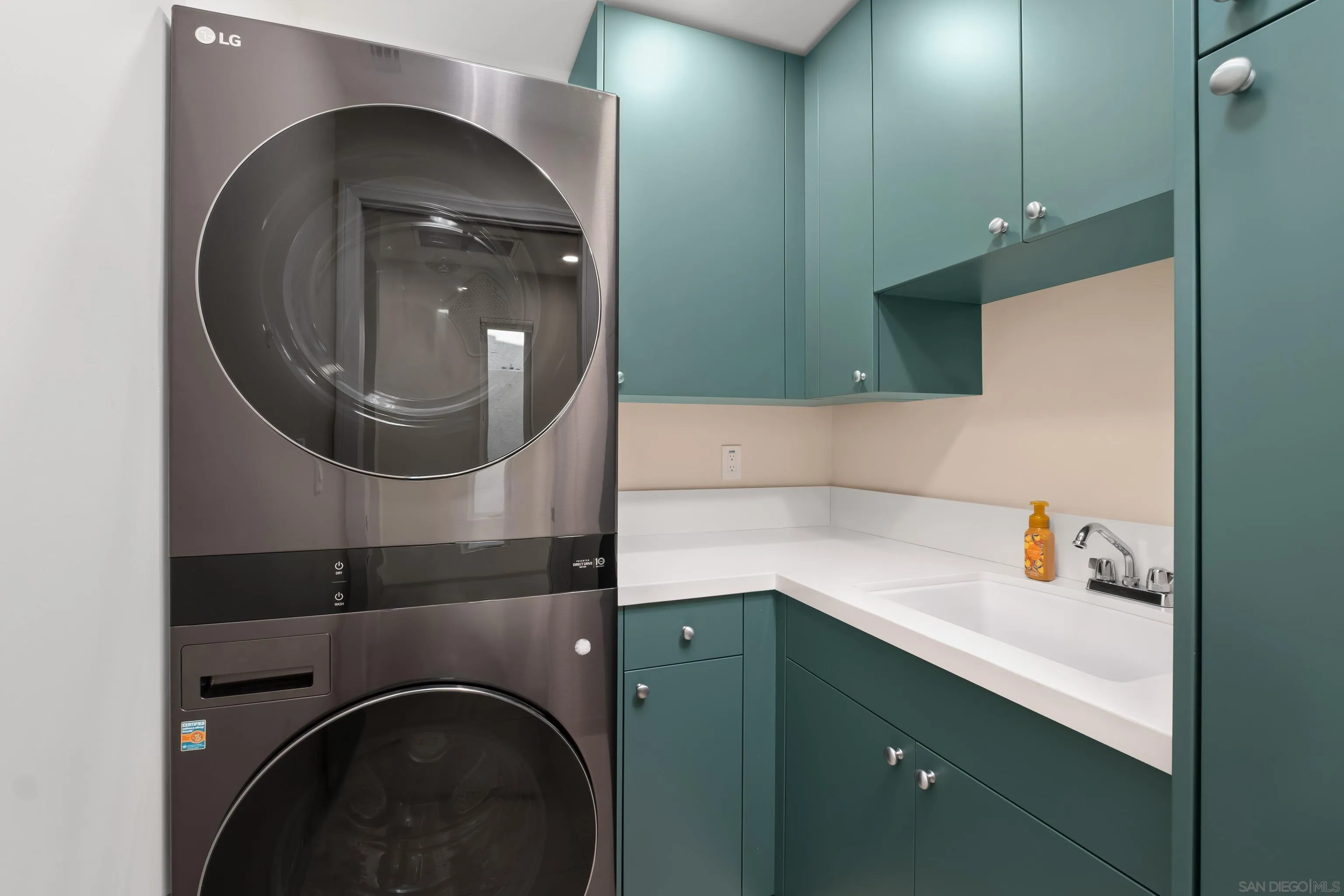 https://cdn.realtyfeed.com/cdn/127/260019438/27309a84e7695498f429c563910e1a7f.webp