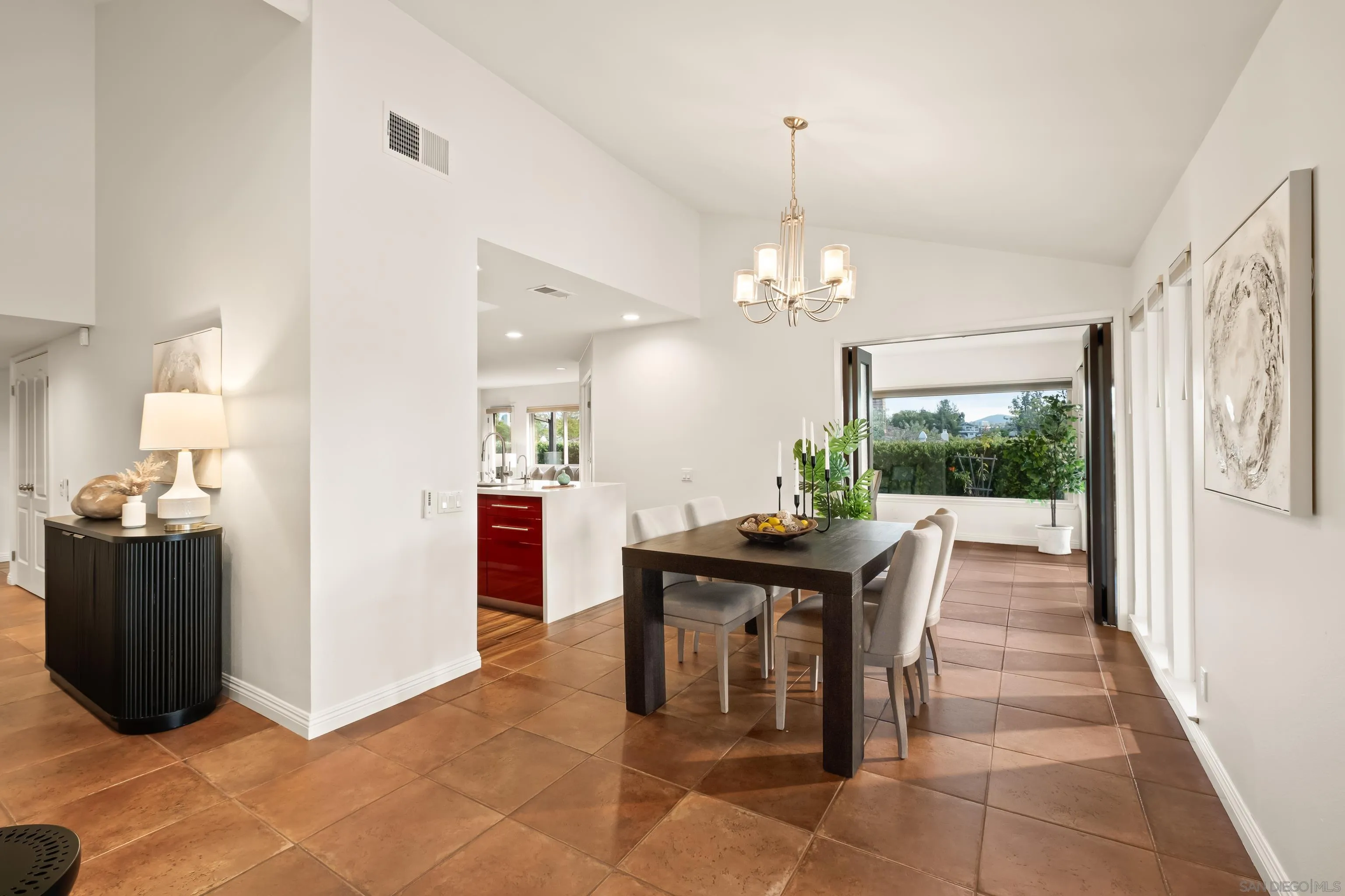 https://cdn.realtyfeed.com/cdn/127/260019438/4a7a83919eb11f88b4d9b329a4ede109.webp