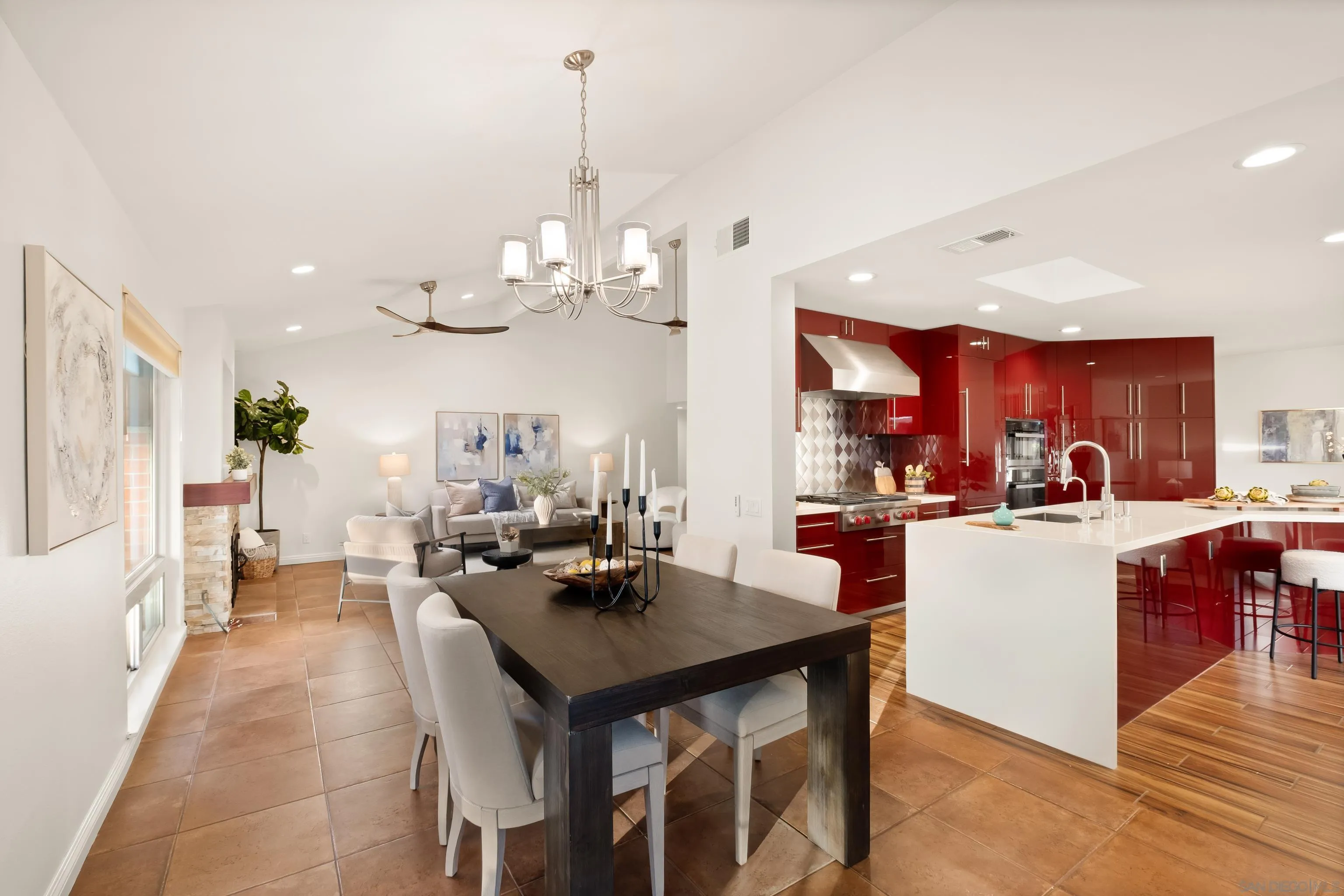 https://cdn.realtyfeed.com/cdn/127/260019438/54183bd6cdb8fbc8751b2e811bb6f151.webp