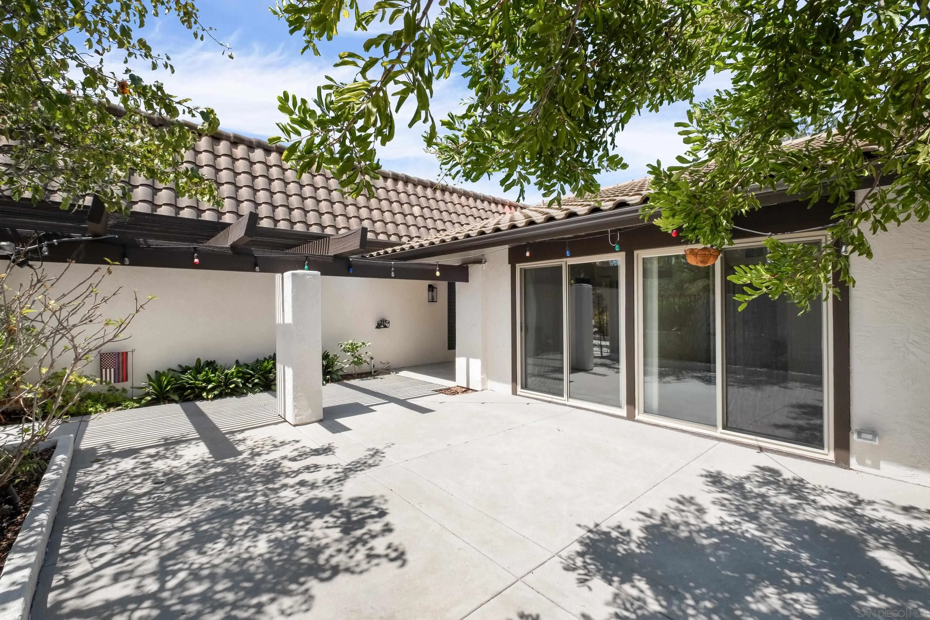 https://cdn.realtyfeed.com/cdn/127/260019438/7e2c4a5b111afe39f0f394aed73cd52f.webp