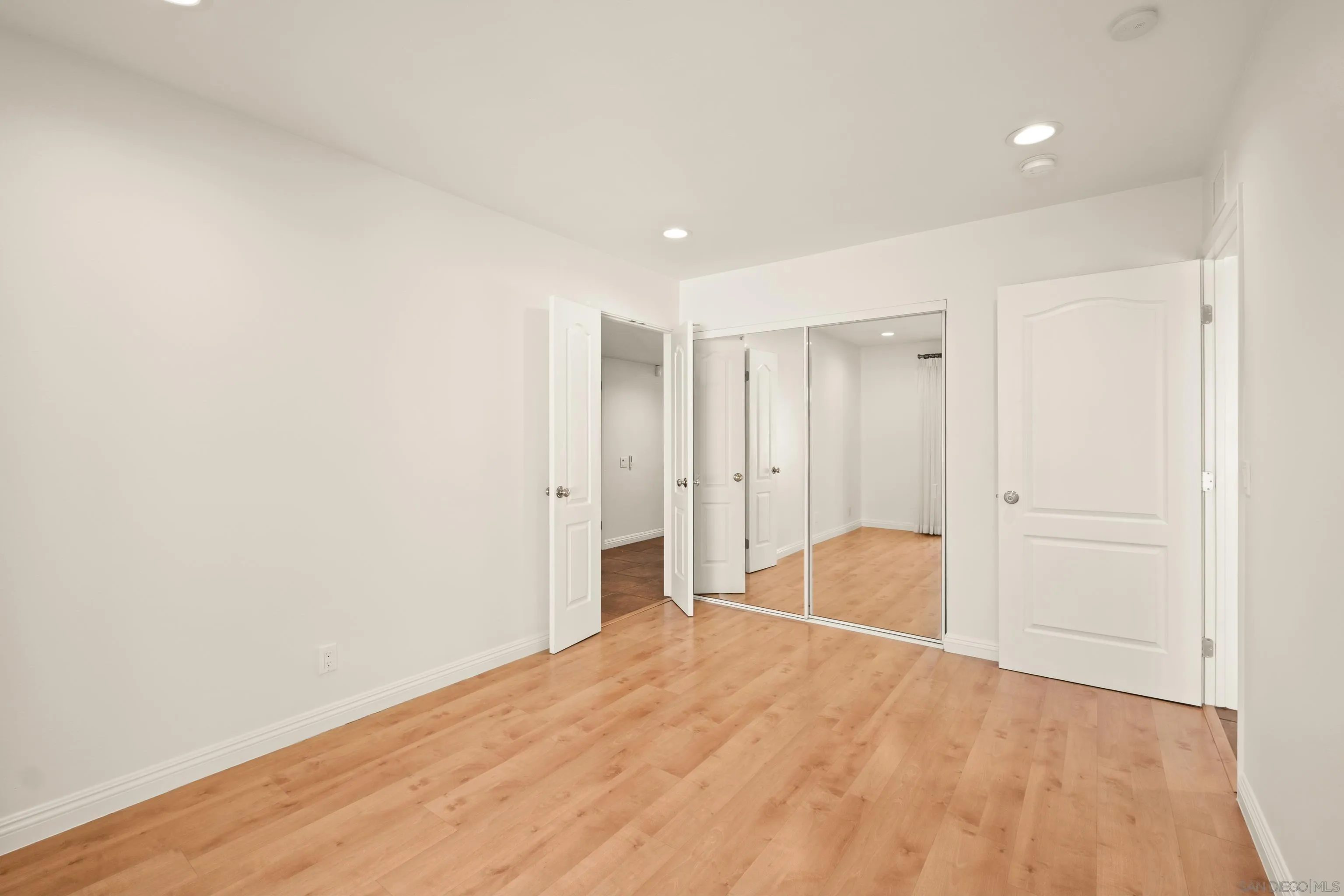 https://cdn.realtyfeed.com/cdn/127/260019438/9a27561d0aaaed54ef8a627ec953296c.webp