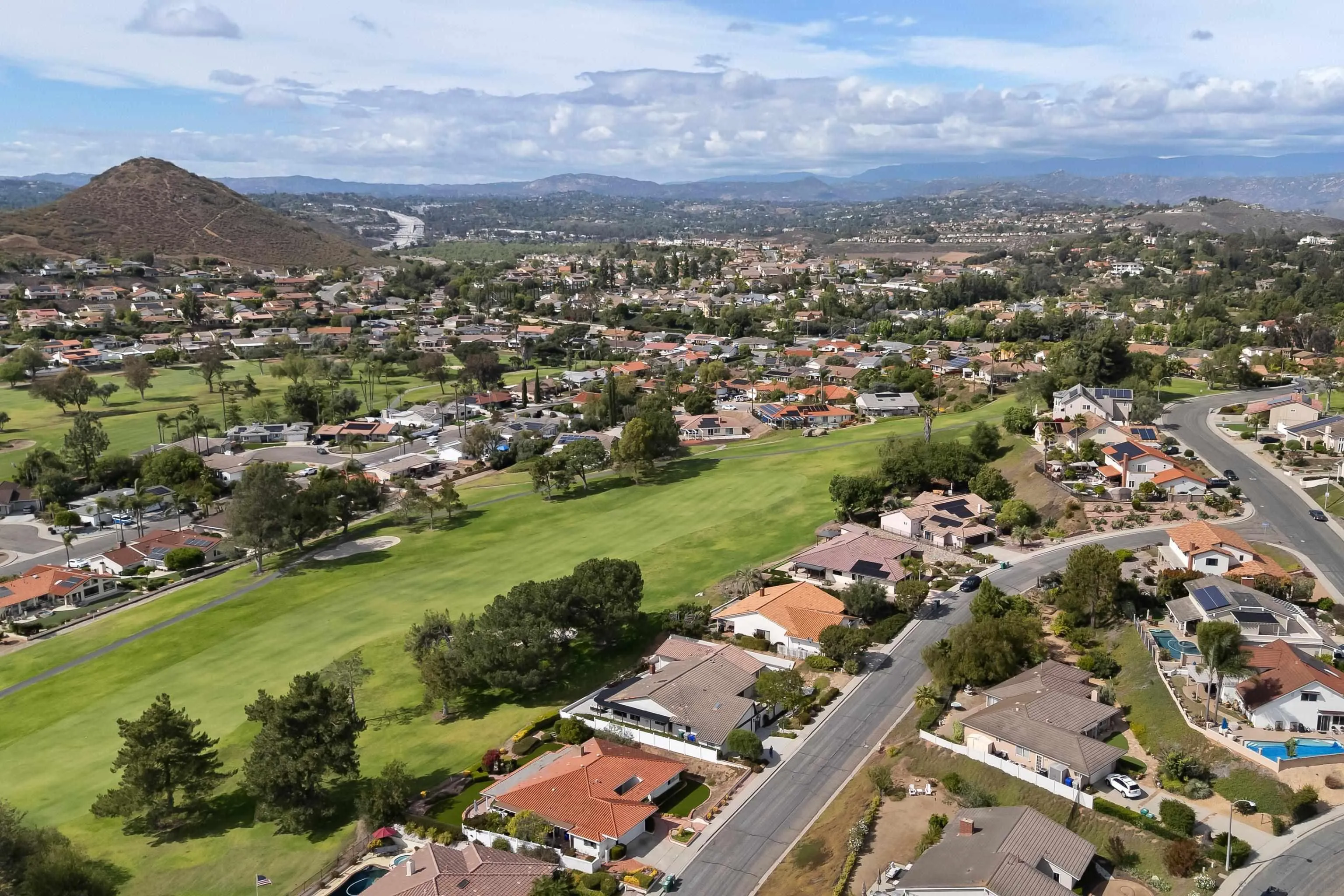 https://cdn.realtyfeed.com/cdn/127/260019438/afb4db74ccbd9474ab9795fff85647fd.webp