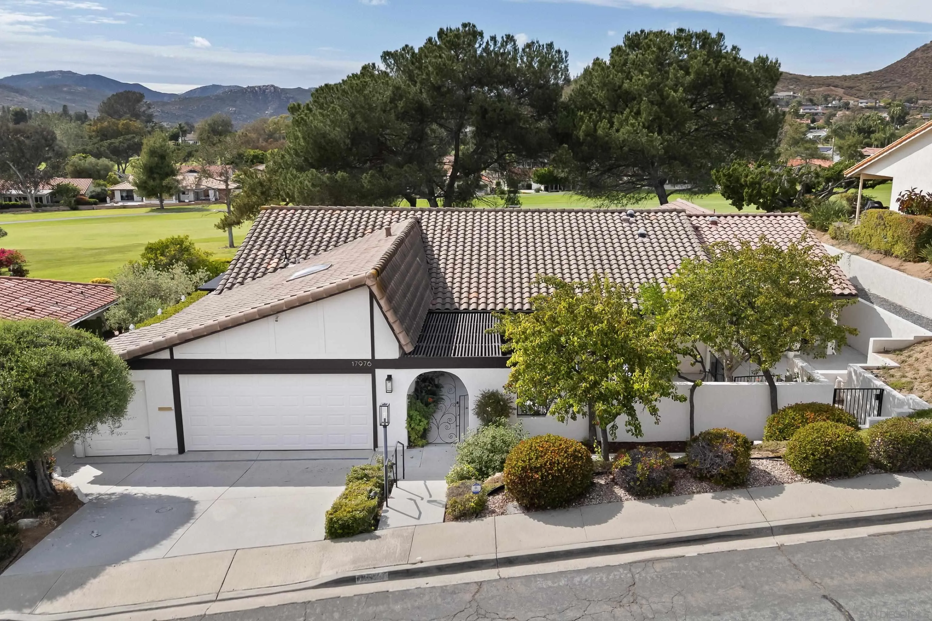 https://cdn.realtyfeed.com/cdn/127/260019438/cd1addd3adb42ddf76c719b45680639d.webp