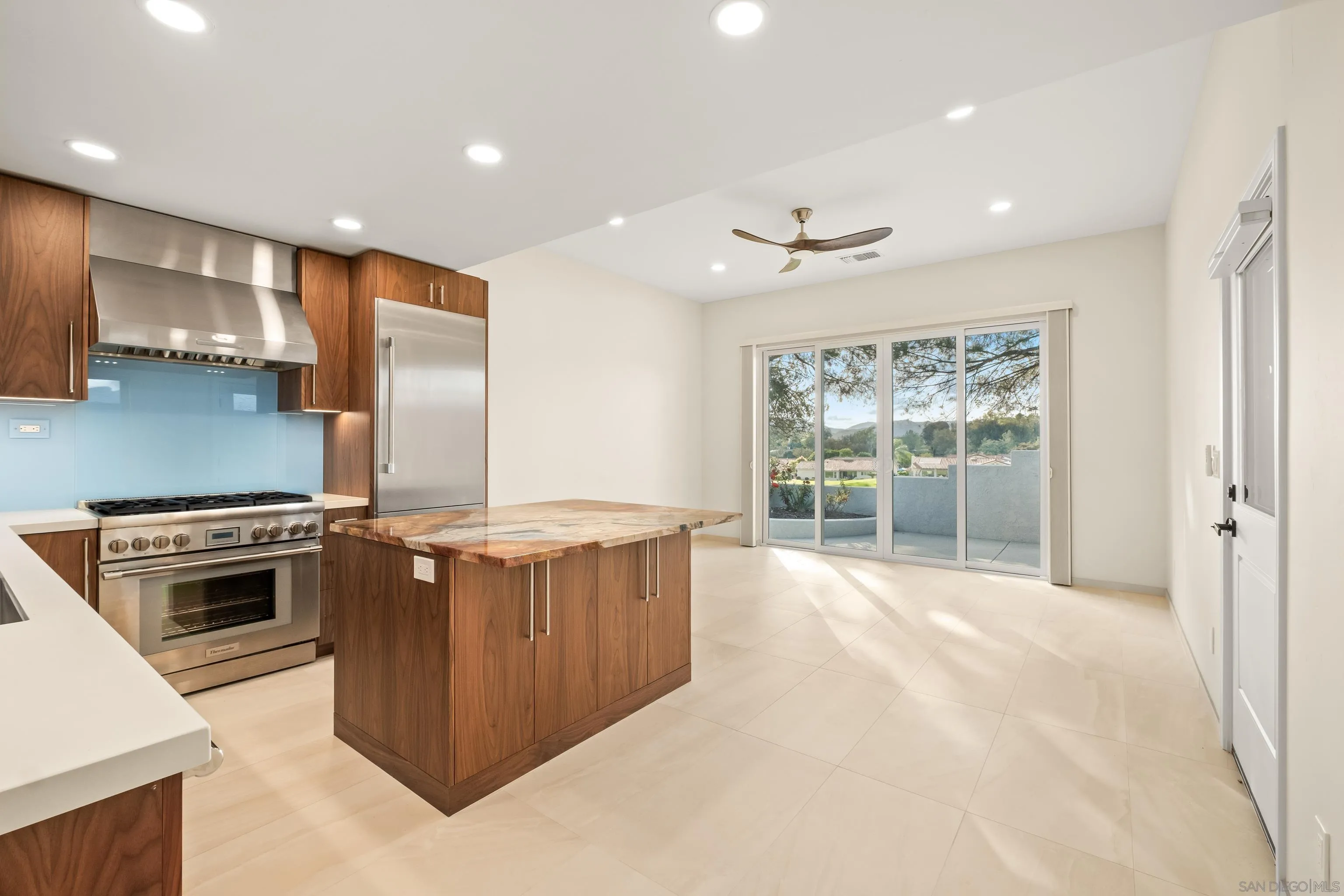 https://cdn.realtyfeed.com/cdn/127/260019438/f8ee7a0e639fa561851325652ad89f36.webp