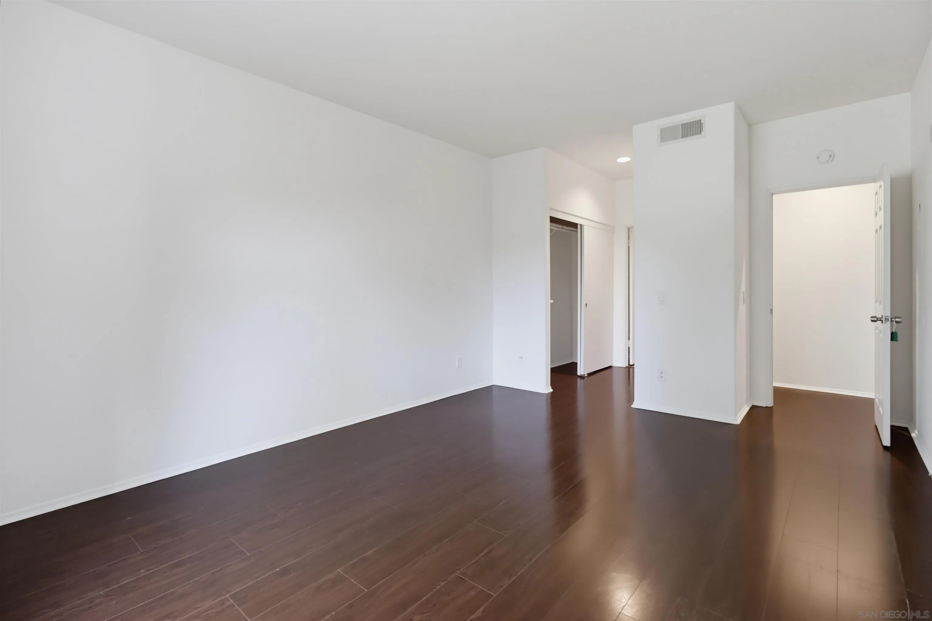Photo #12: 260019443 Listing: Photo #12