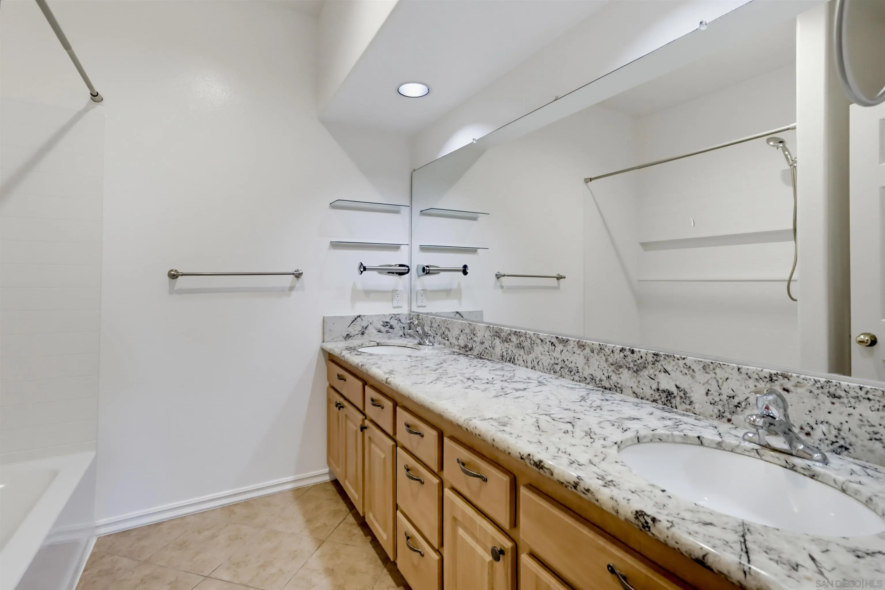 Photo #14: 260019443 Listing: Photo #14