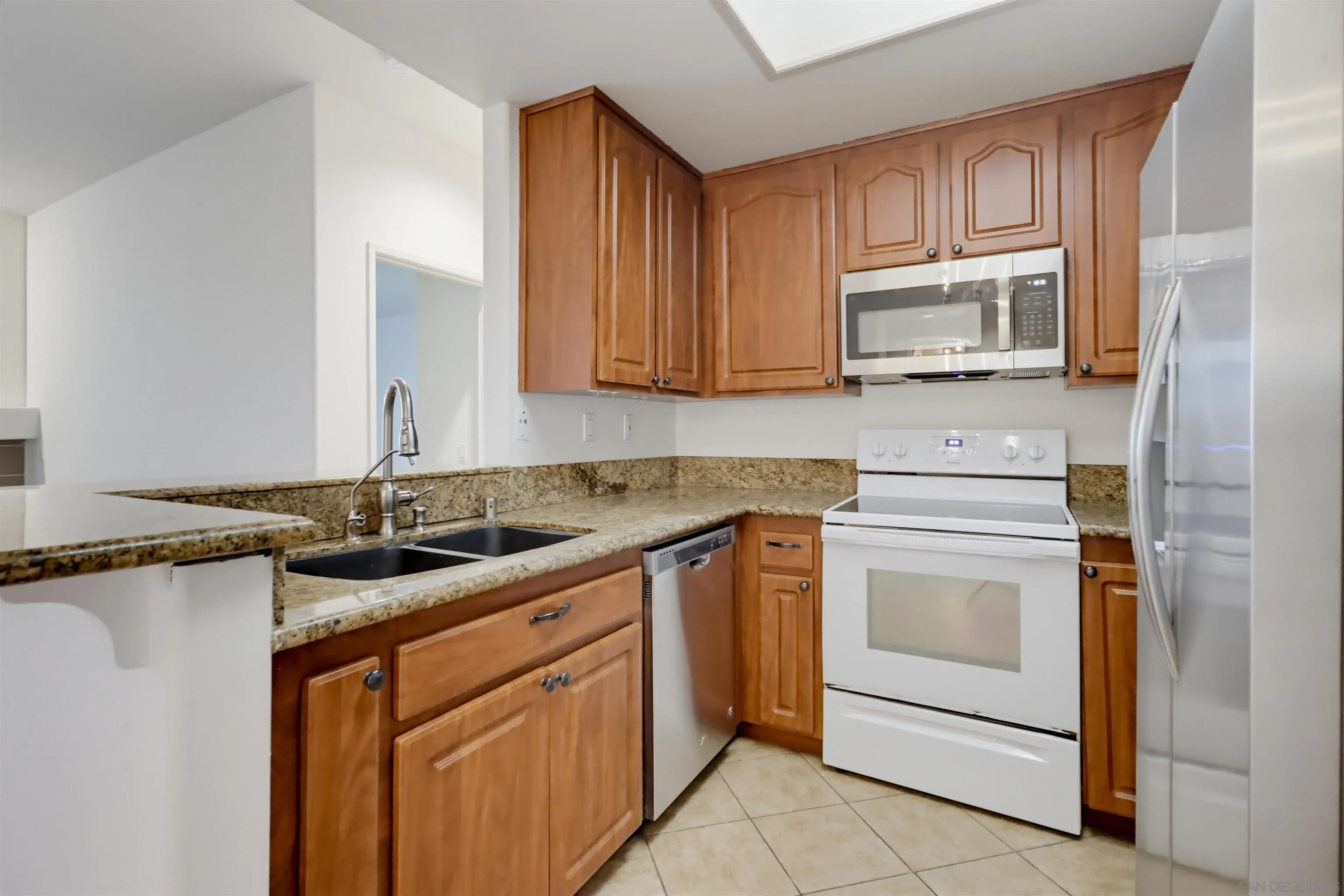 Photo #4: 260019443 Listing: Photo #4