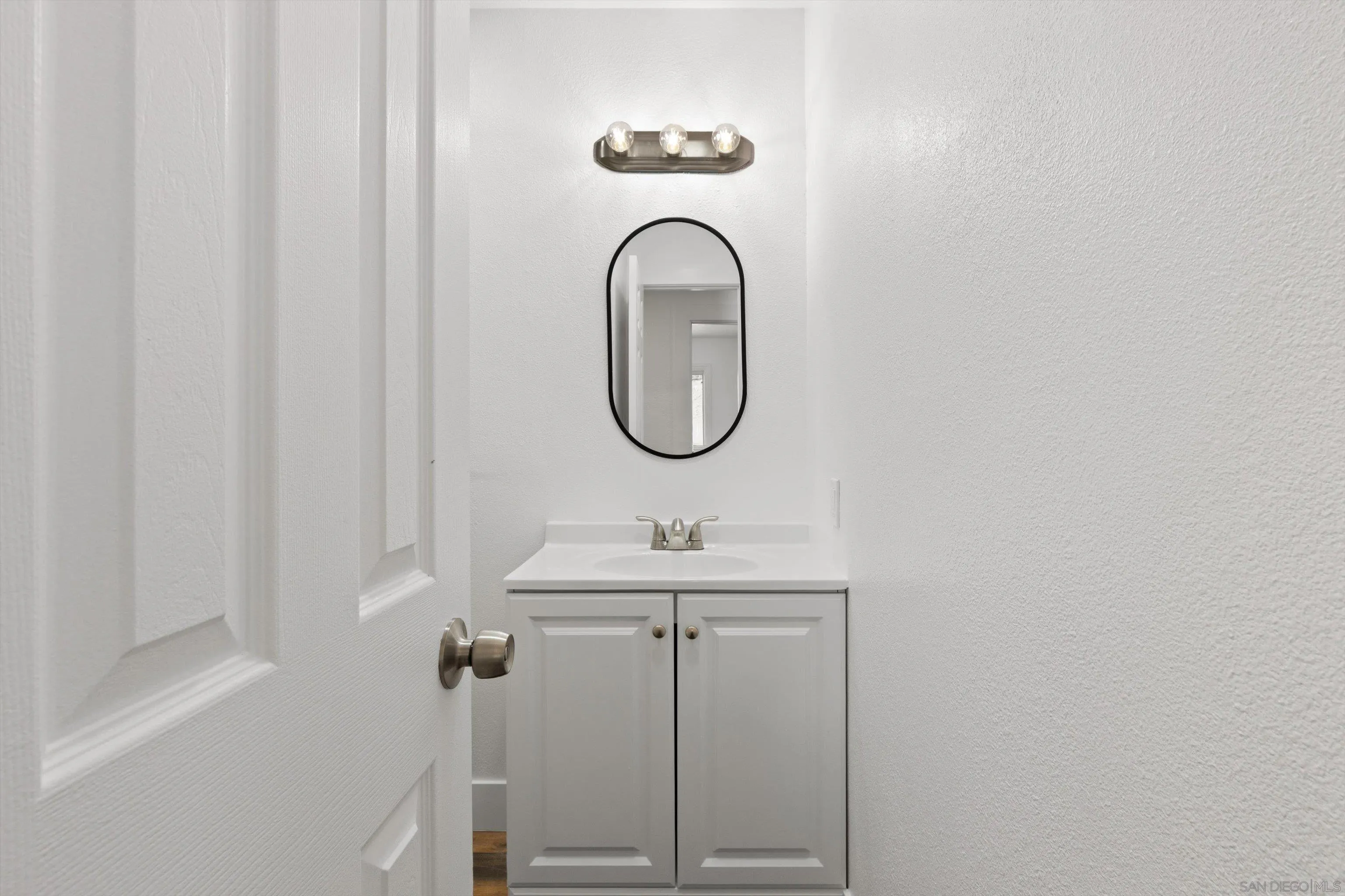 https://cdn.realtyfeed.com/cdn/127/260019444/255987adf4b46610effc84081ff96787.webp