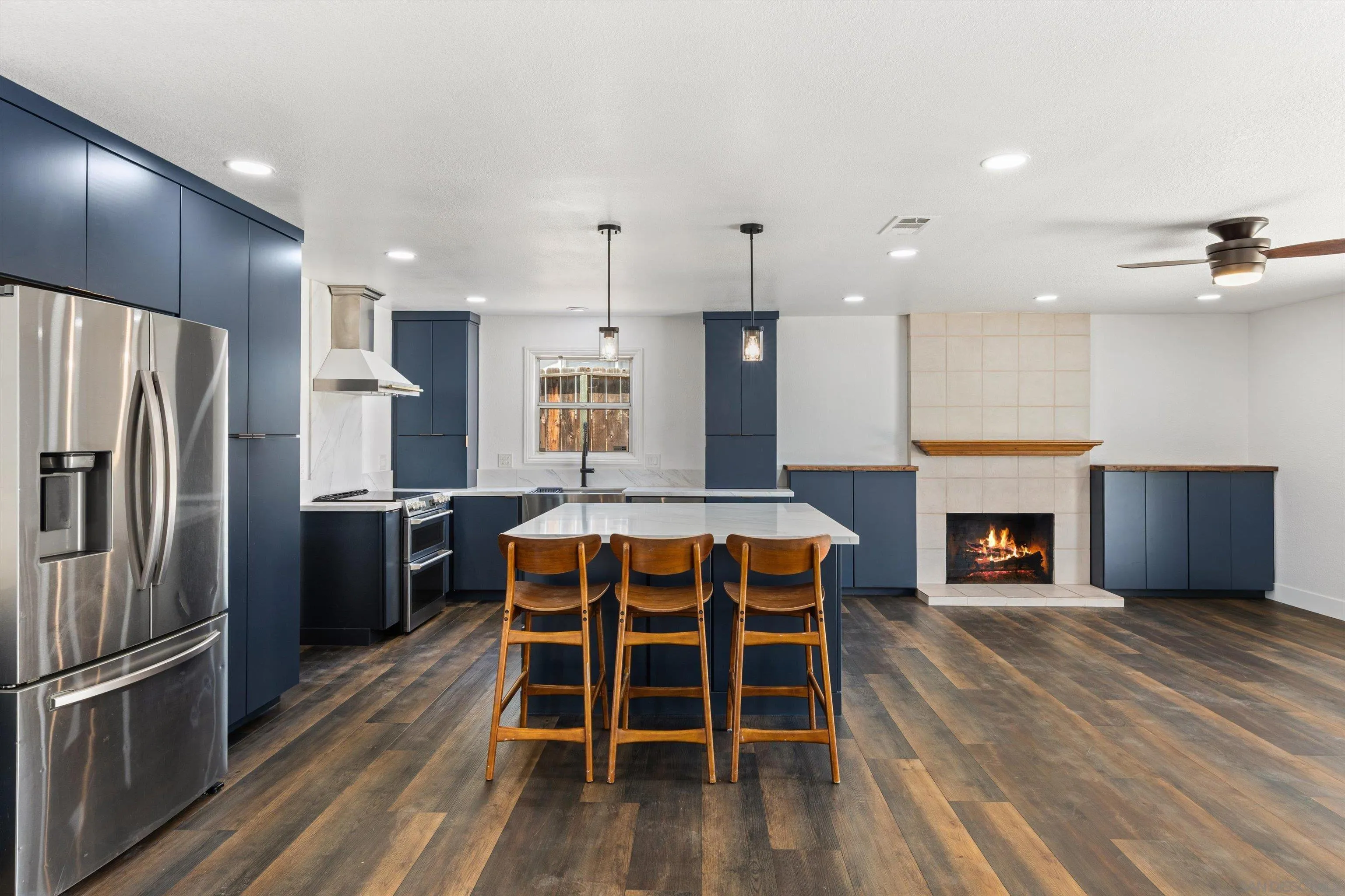https://cdn.realtyfeed.com/cdn/127/260019444/f9daaaf0f951649f2f14bfd458474d32.webp