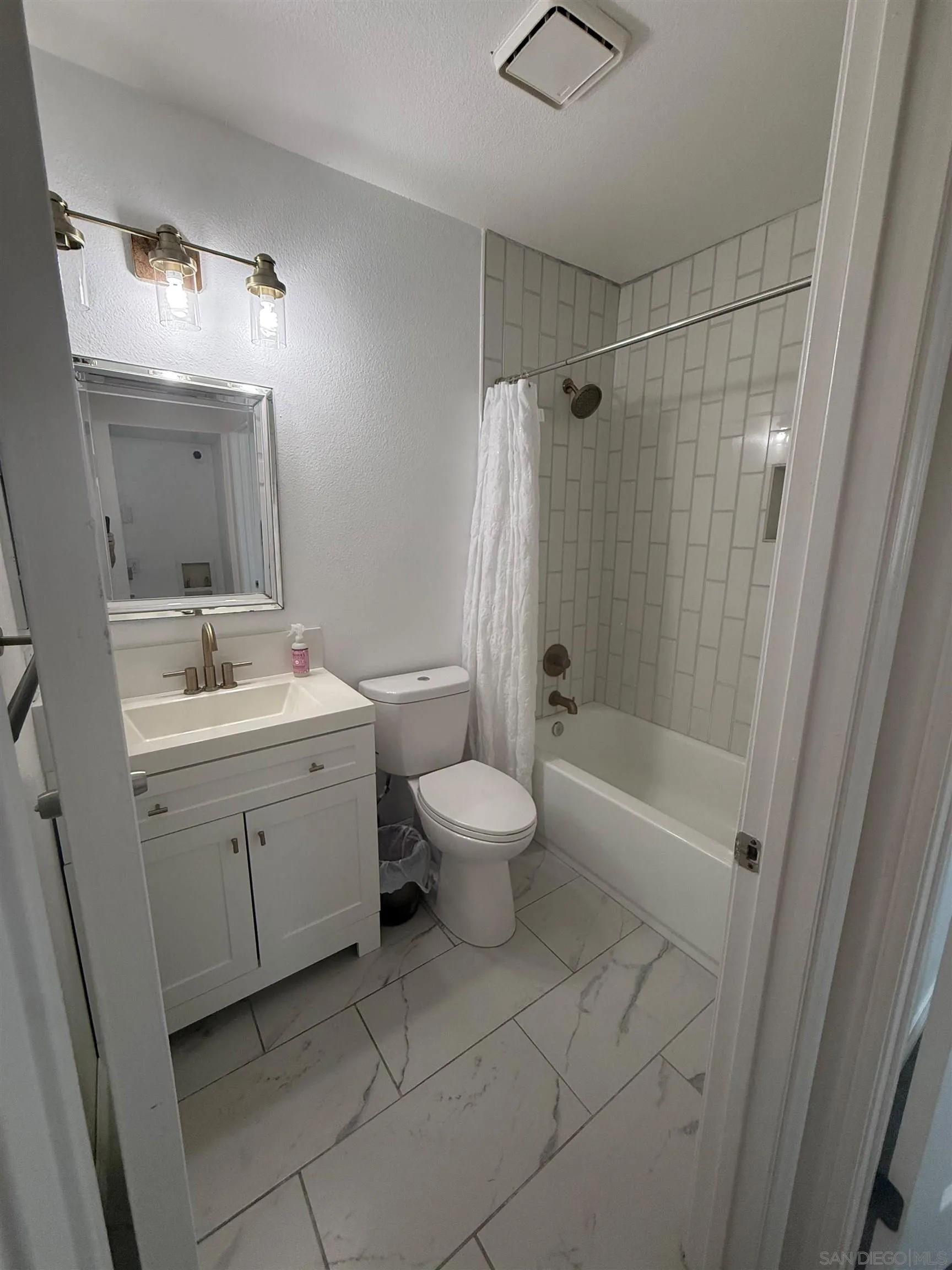 Photo #18: 260019449 Listing: Photo #18