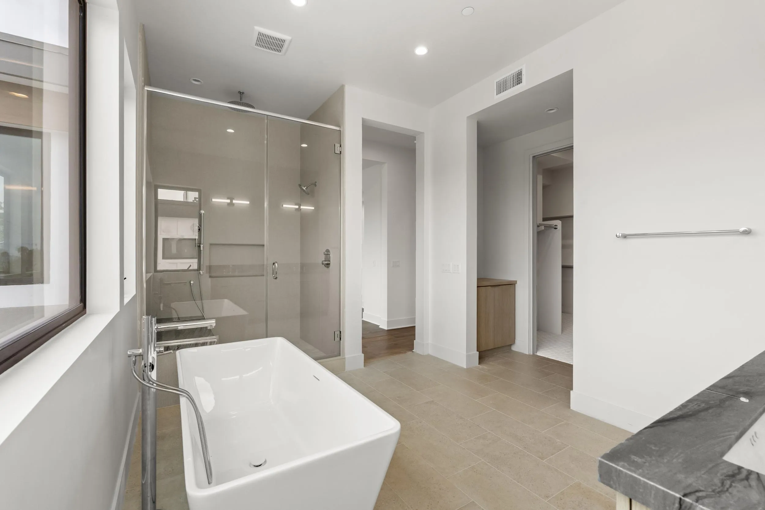 https://cdn.realtyfeed.com/cdn/127/260019450/1b50d79d150dfff45a69014551ddedb1.webp