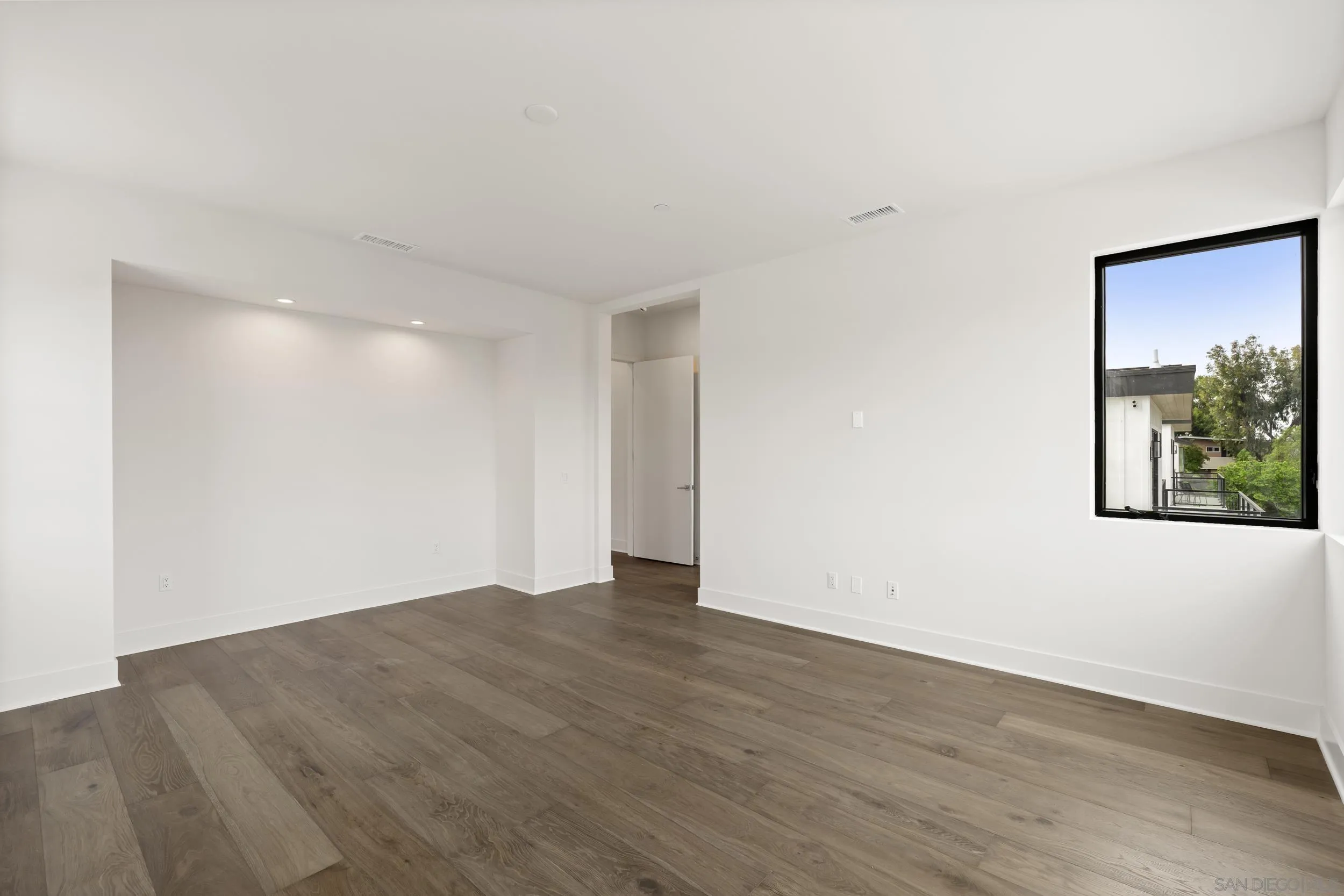 https://cdn.realtyfeed.com/cdn/127/260019450/33dc8a0a522be99dcff39620d0b391cd.webp