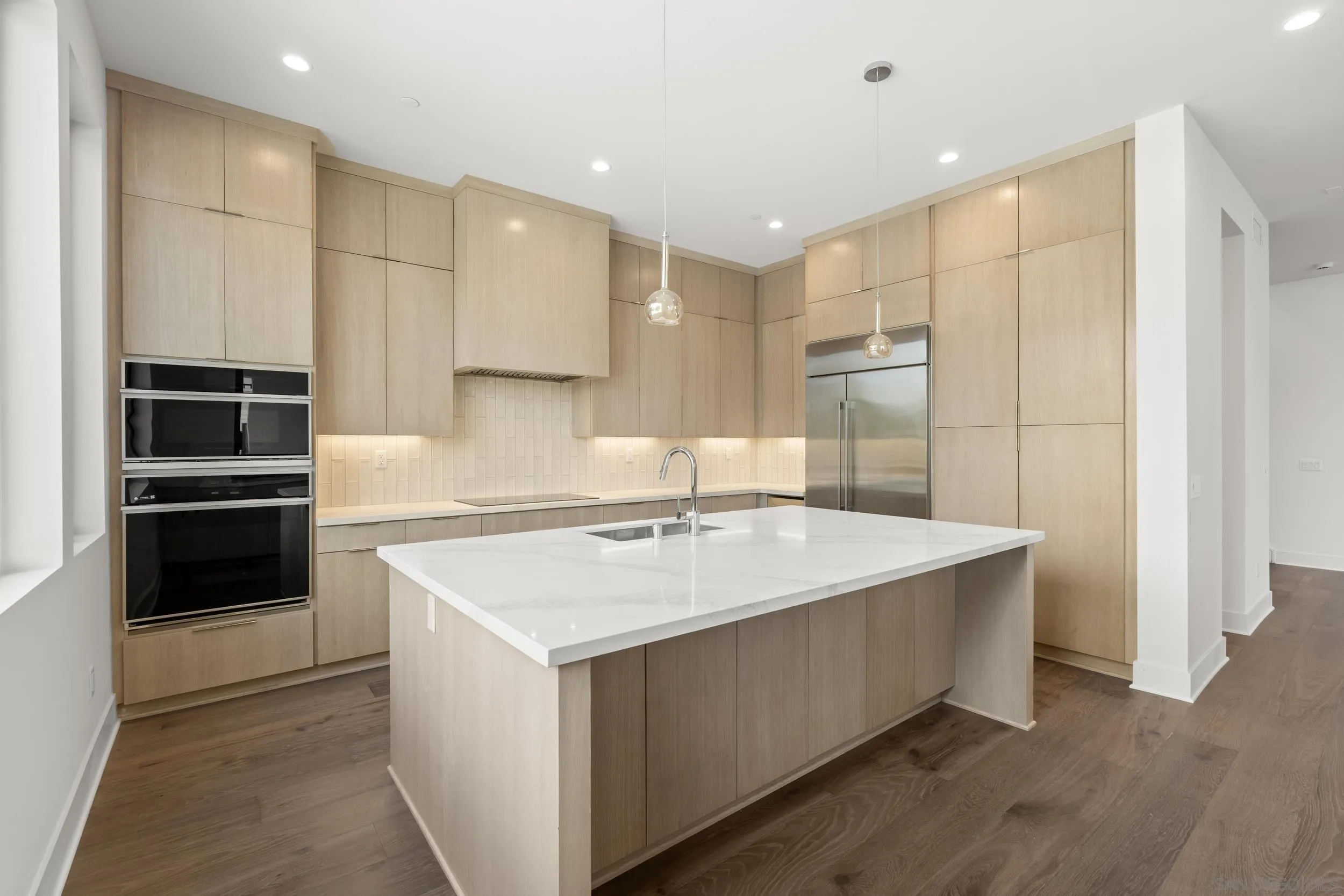 https://cdn.realtyfeed.com/cdn/127/260019450/54daa267936a9e1fb1bd27f7513b9966.webp