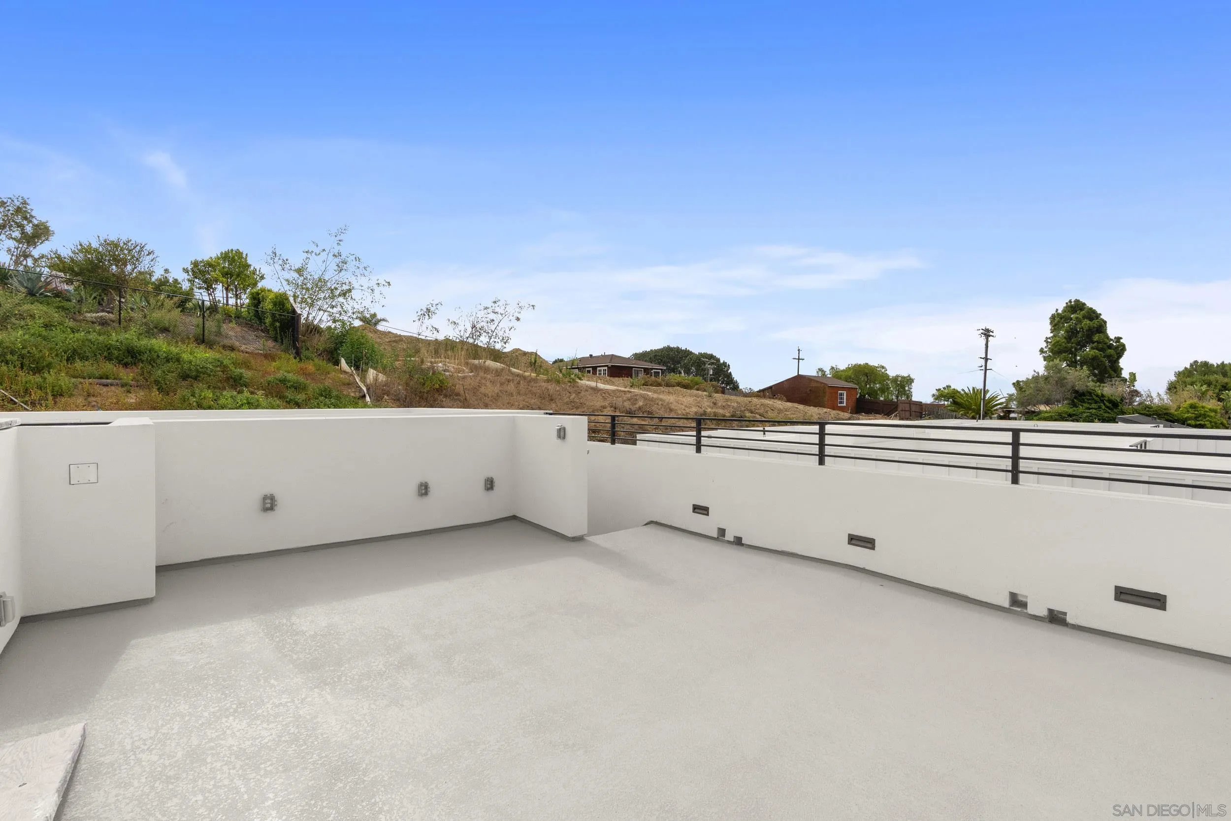 https://cdn.realtyfeed.com/cdn/127/260019450/59eda32884cfed2c98275043c582f37c.webp