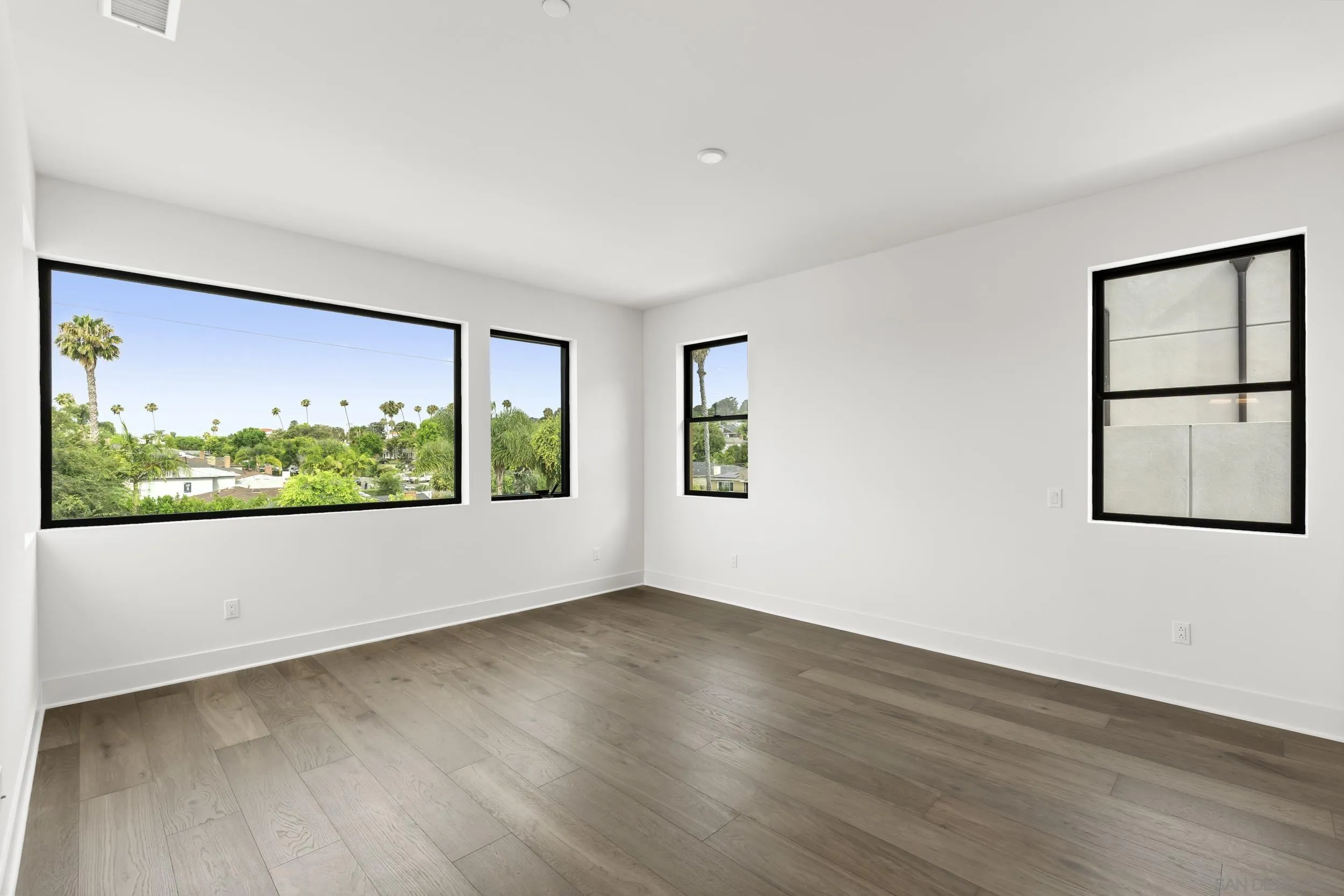 https://cdn.realtyfeed.com/cdn/127/260019450/86557913a2303c38949df806294746cf.webp