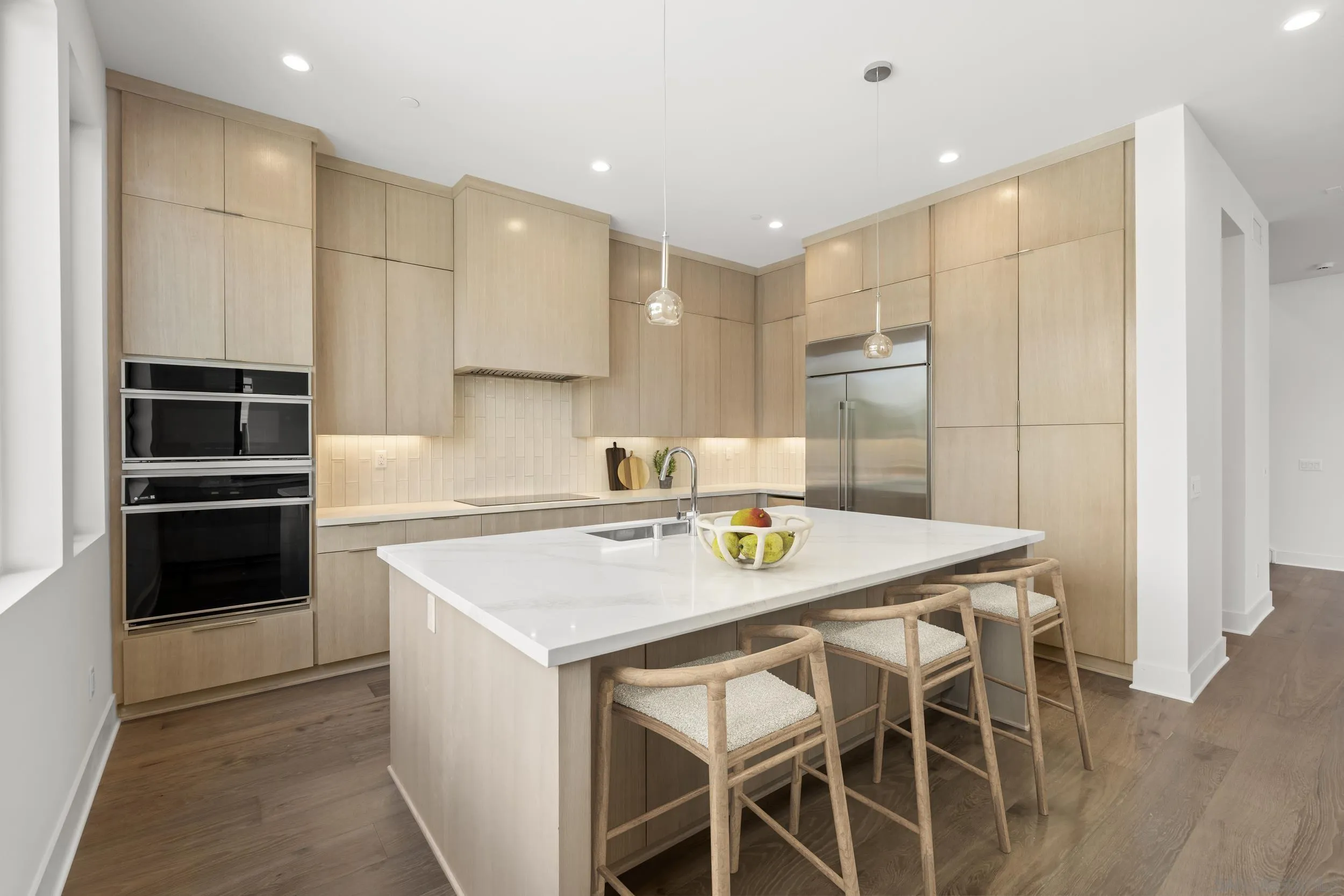 https://cdn.realtyfeed.com/cdn/127/260019450/93e21cdfbe449cc4ce2947c67e940b71.webp