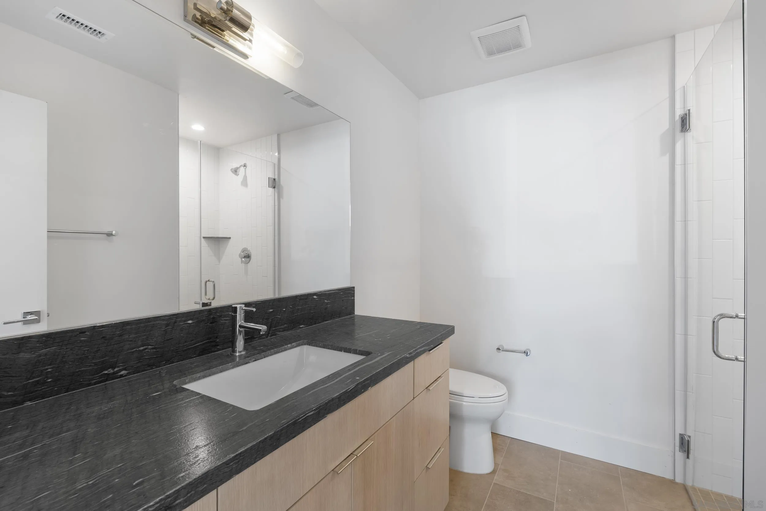 https://cdn.realtyfeed.com/cdn/127/260019450/ce680b6ad1aa9ea74d1598e013d23597.webp