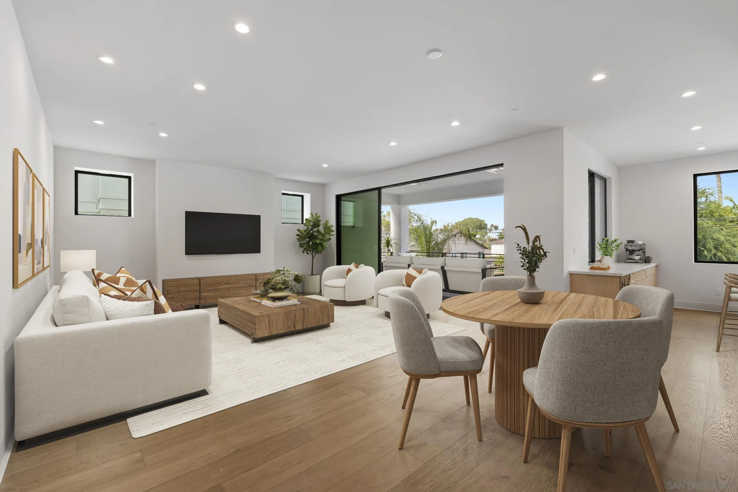 https://cdn.realtyfeed.com/cdn/127/260019450/ebbdb4c3565ec733bd95290e233ac211.webp