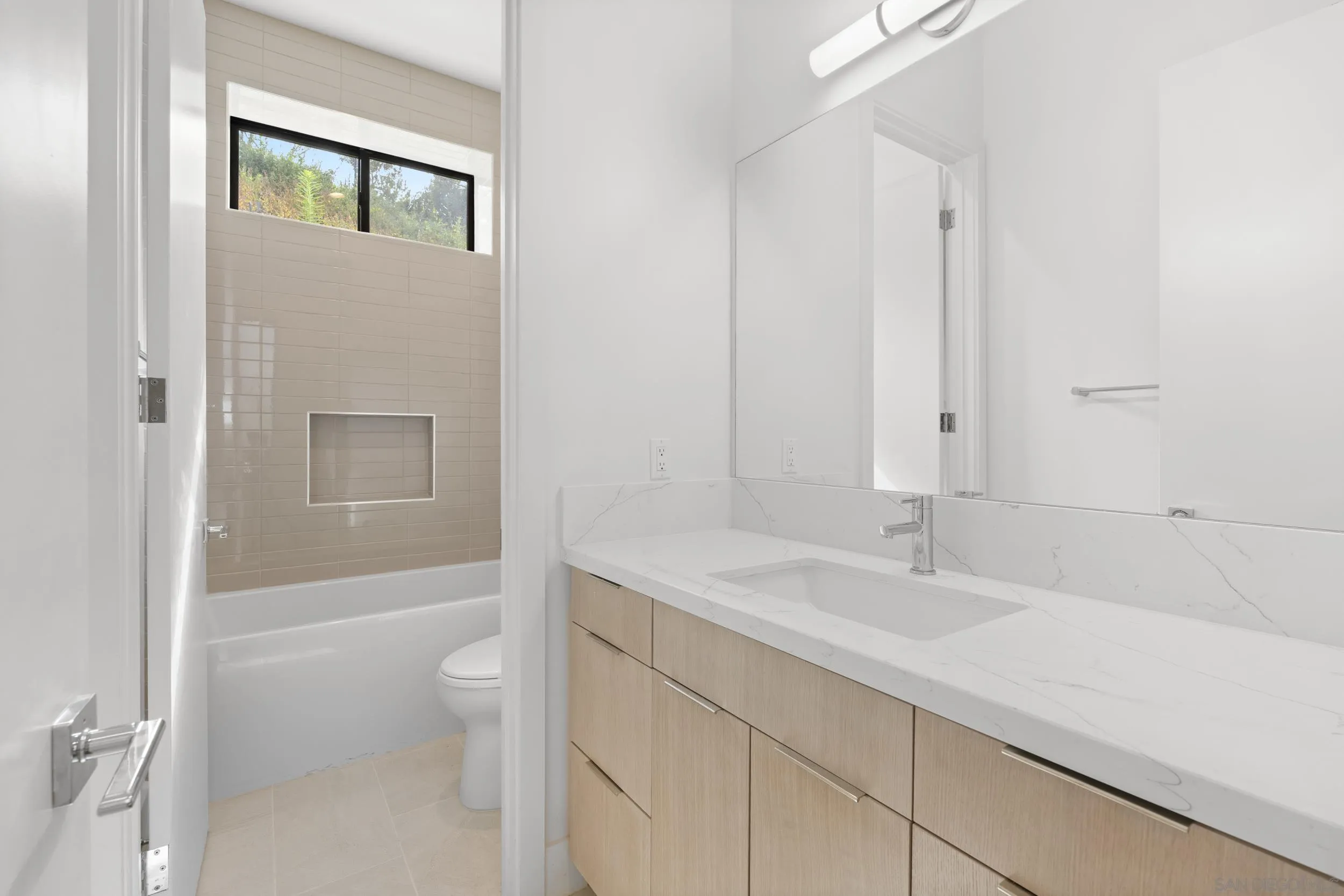 https://cdn.realtyfeed.com/cdn/127/260019450/fea3b0ded01fce68afd587a485a9f310.webp