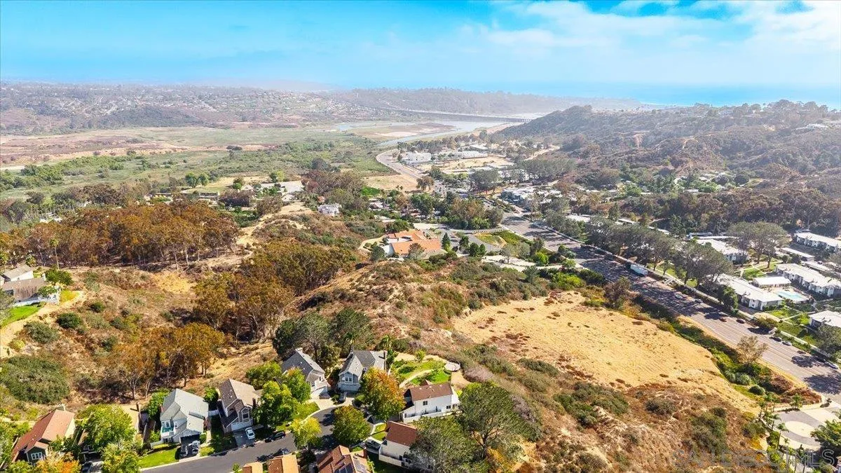 https://cdn.realtyfeed.com/cdn/127/260019452/c3197c830f11a05d36690b46f2ff4d88.webp