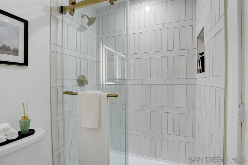 Photo #19: 260019453 Listing: Photo #19