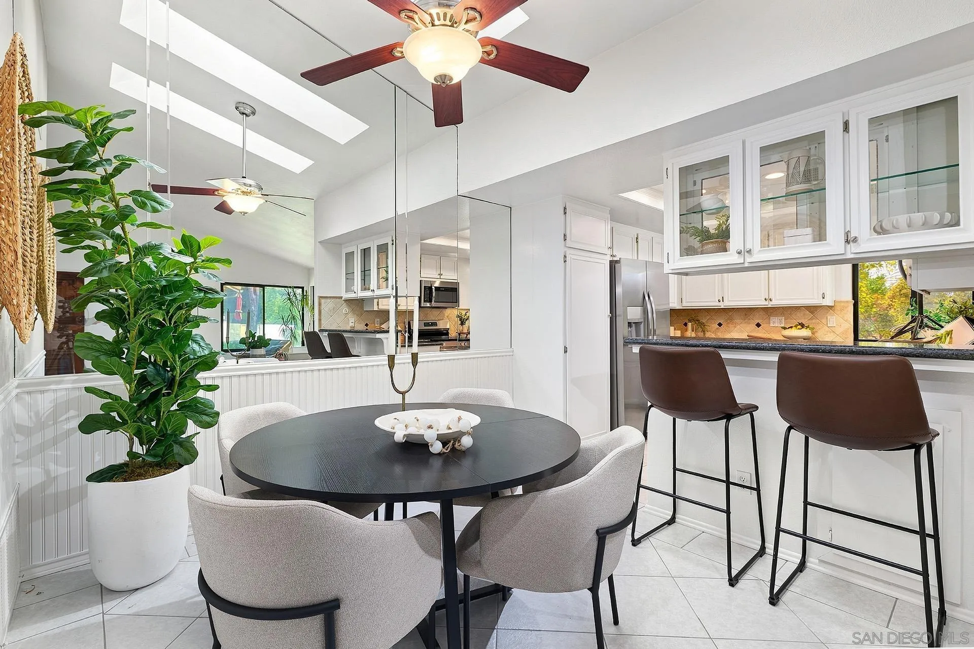 Photo #8: 260019454 Listing: Photo #8