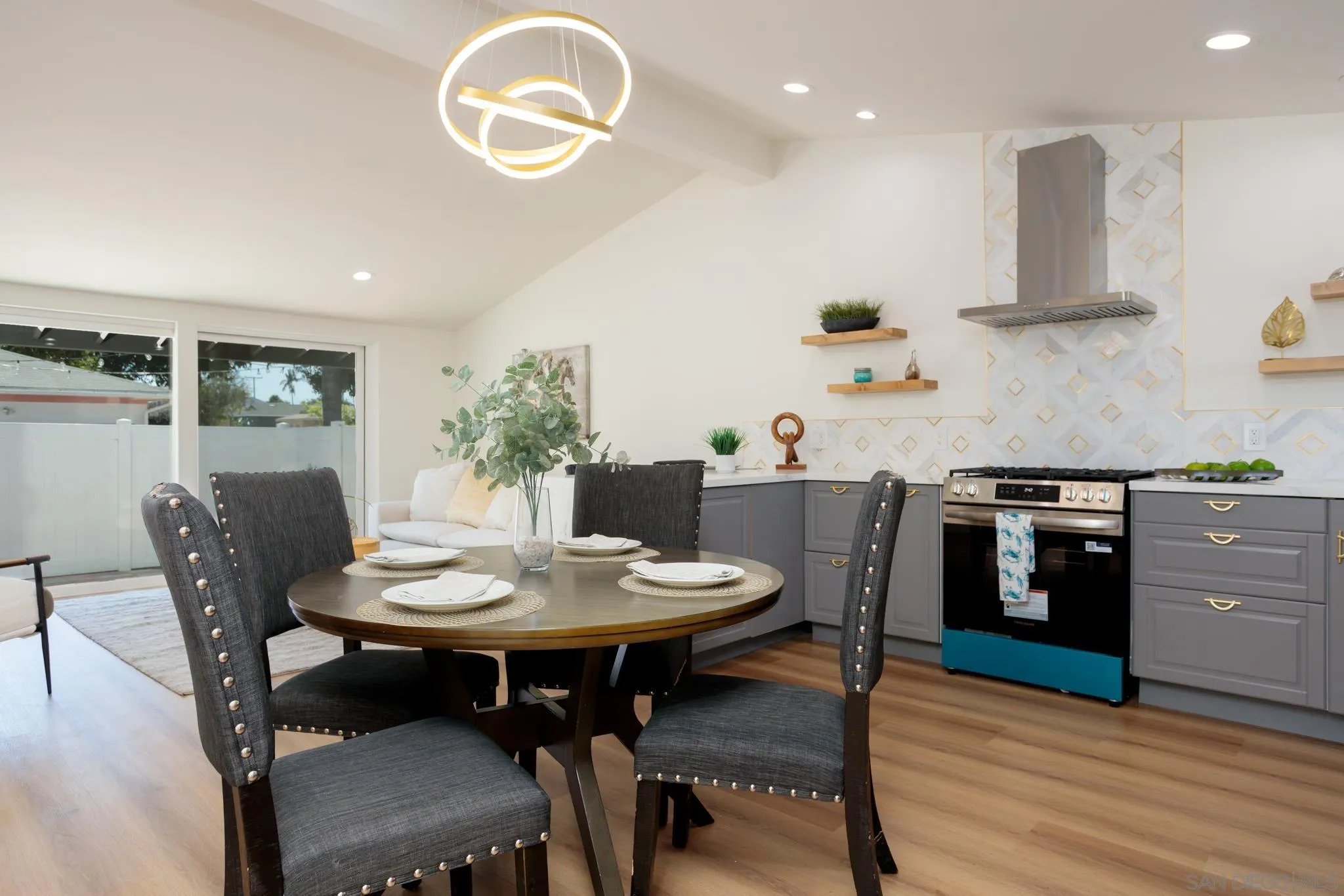 https://cdn.realtyfeed.com/cdn/127/260019456/04d9b61cddcf37eb25a6d8aae2a9e7ed.webp