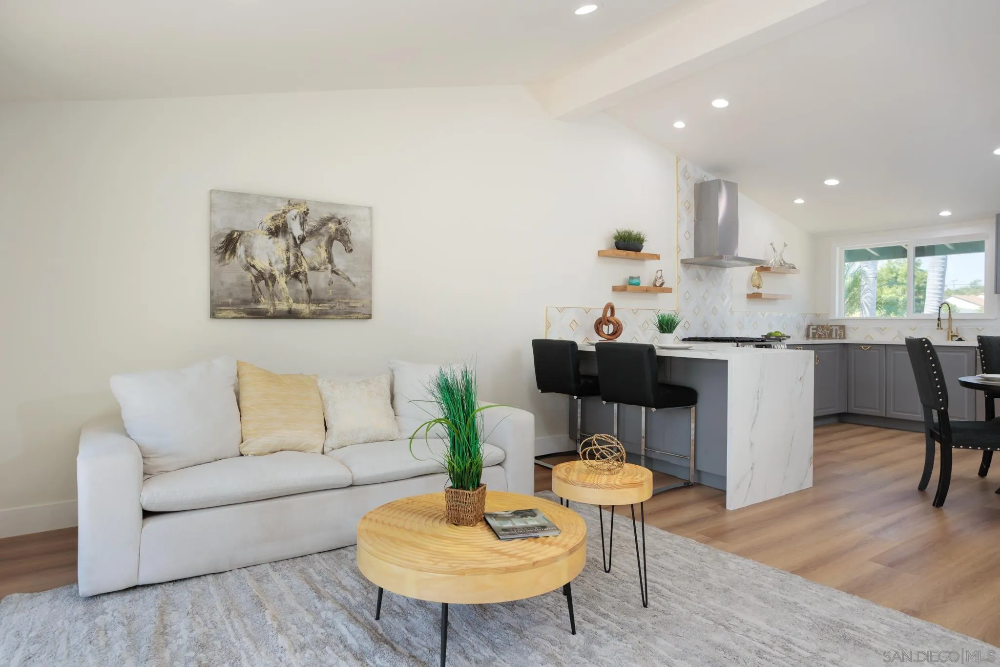 https://cdn.realtyfeed.com/cdn/127/260019456/b27d4609fd412a6fe62a9edfdc890a5b.webp