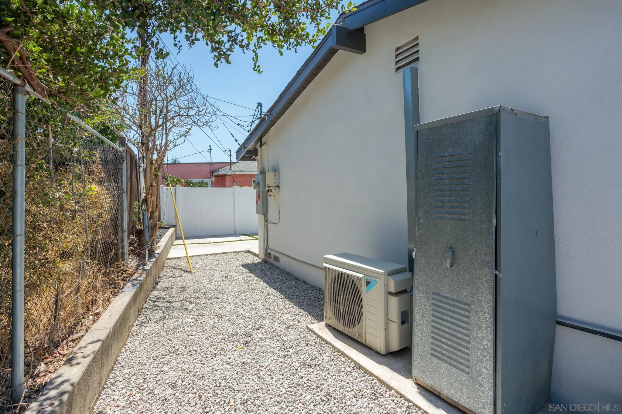 https://cdn.realtyfeed.com/cdn/127/260019456/eed63f955a7386a0bf5335d737480d8e.webp