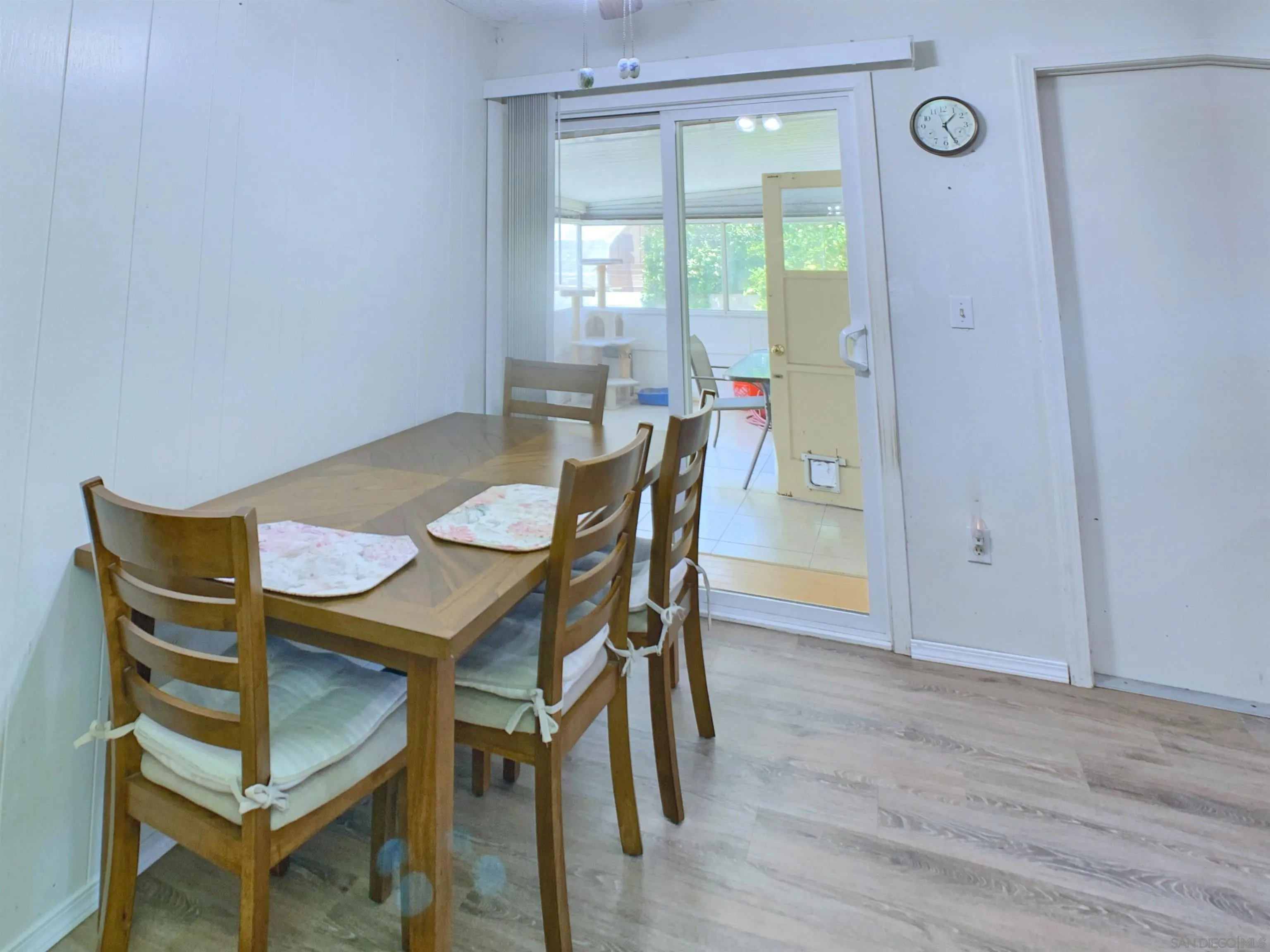 https://cdn.realtyfeed.com/cdn/127/260019458/24ebfe2b0ebd3d2bef42d0e906263b02.webp