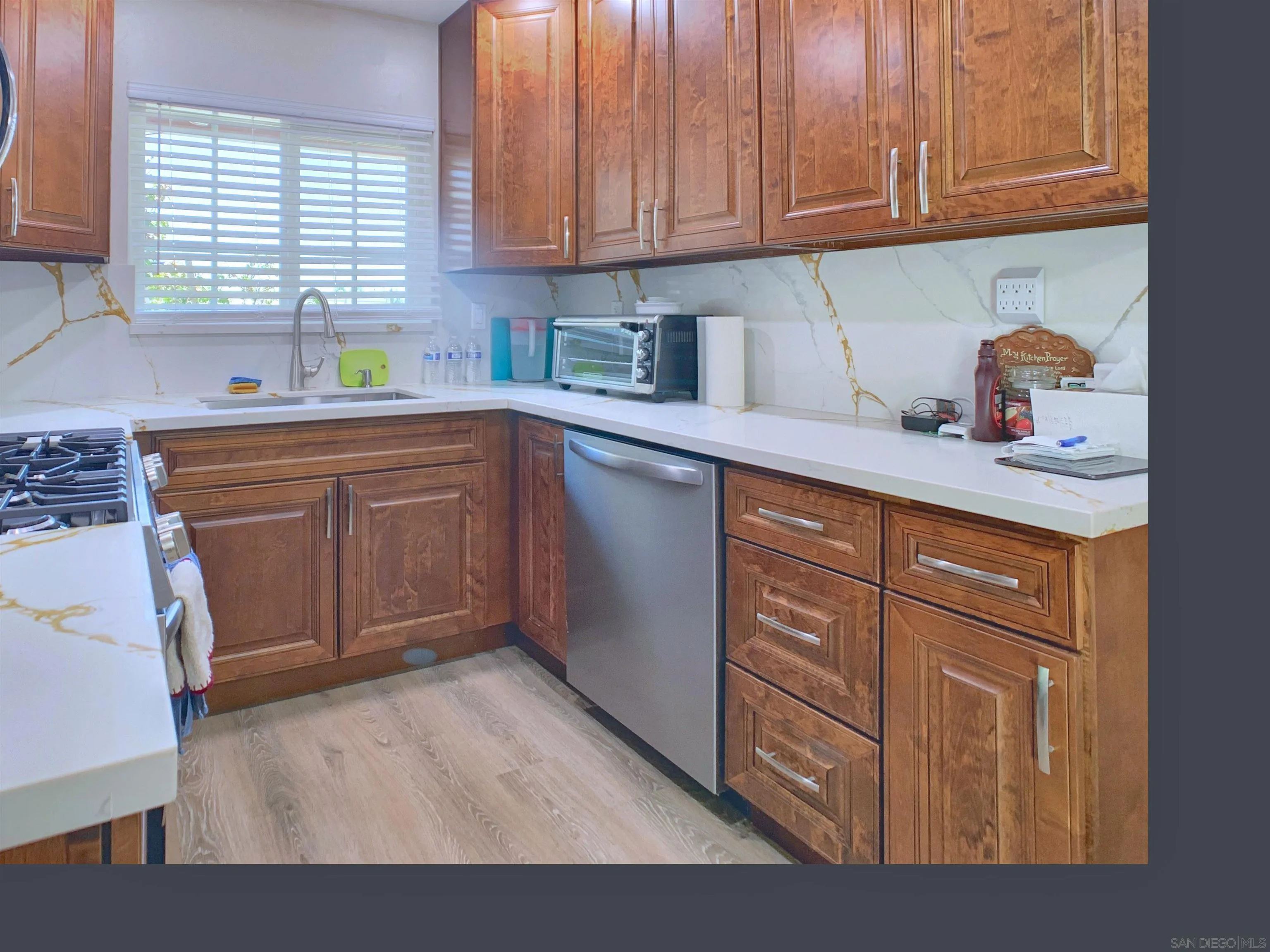 https://cdn.realtyfeed.com/cdn/127/260019458/c356ac28ca25605f02c47b4374938db4.webp