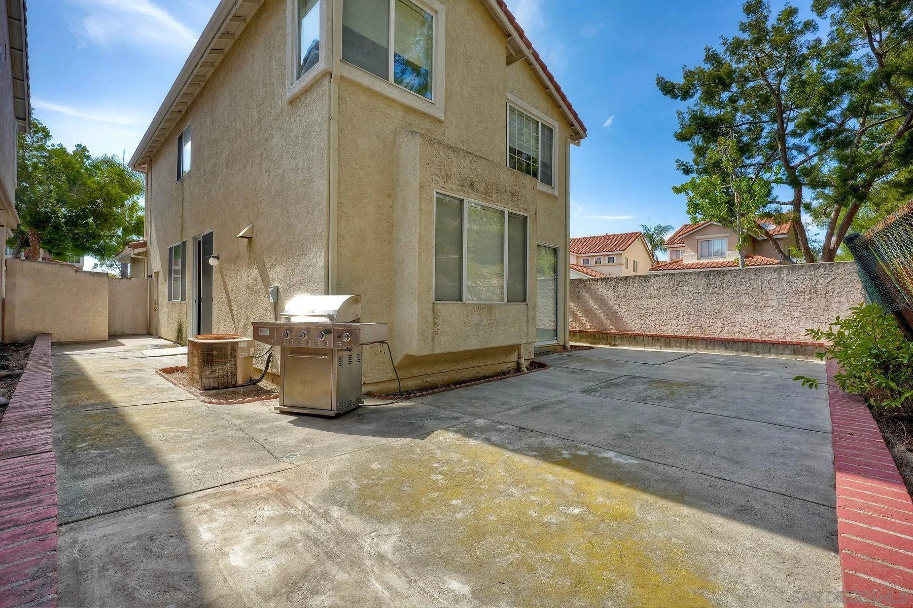 https://cdn.realtyfeed.com/cdn/127/260019459/3060dca823d14d51fe91902d5e614dfd.webp