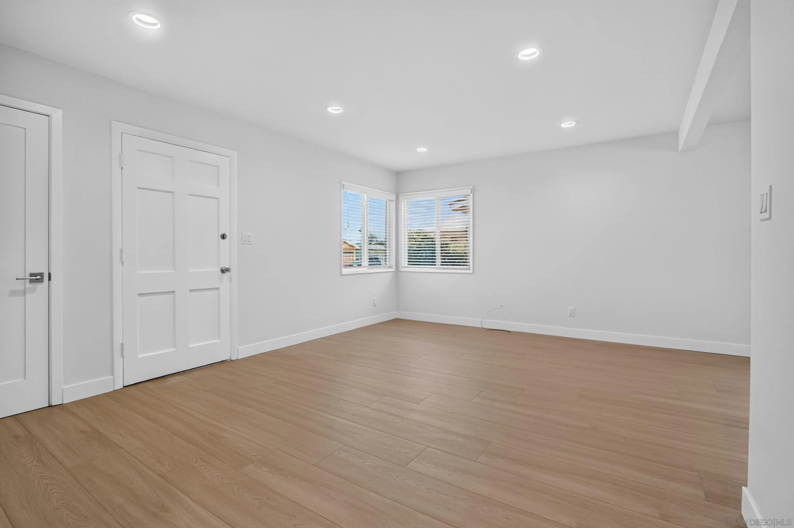 https://cdn.realtyfeed.com/cdn/127/260019461/1ff63c2f63d02669e2e72557a97fba6a.webp