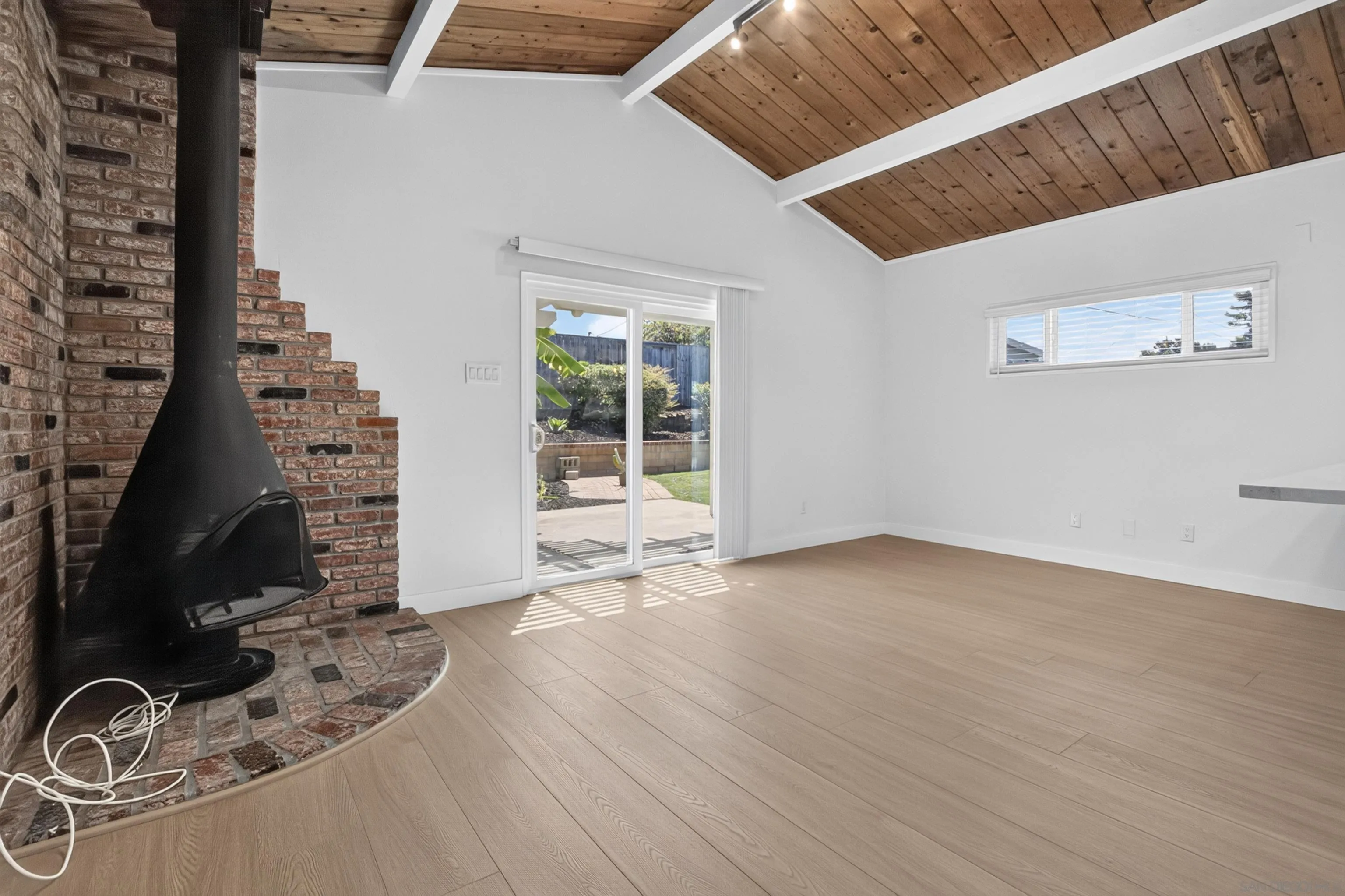 https://cdn.realtyfeed.com/cdn/127/260019461/34163136c5352db3a001672bc12fb389.webp