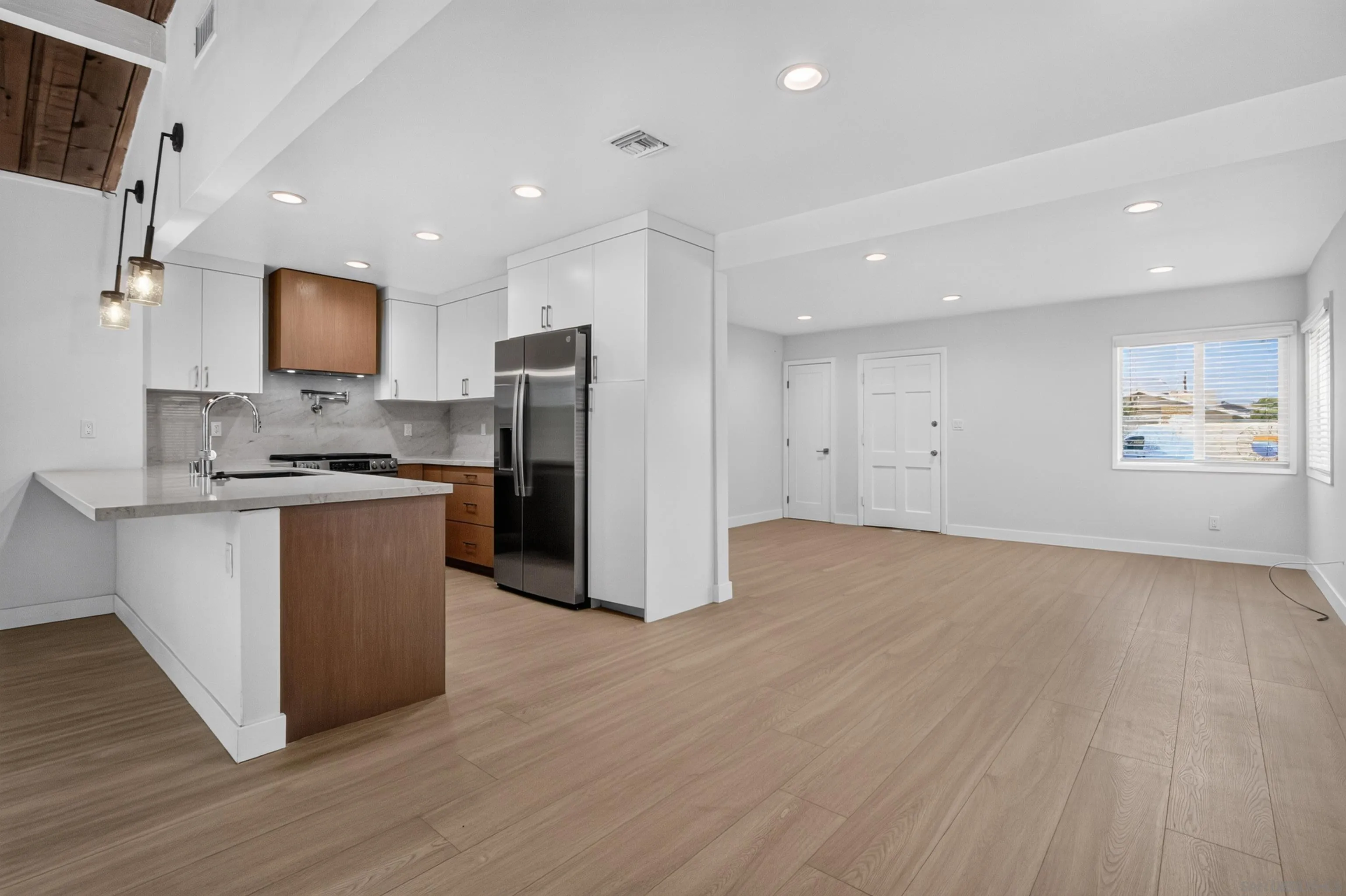 https://cdn.realtyfeed.com/cdn/127/260019461/3cedc12e7c551552f761d97f0c073cb5.webp