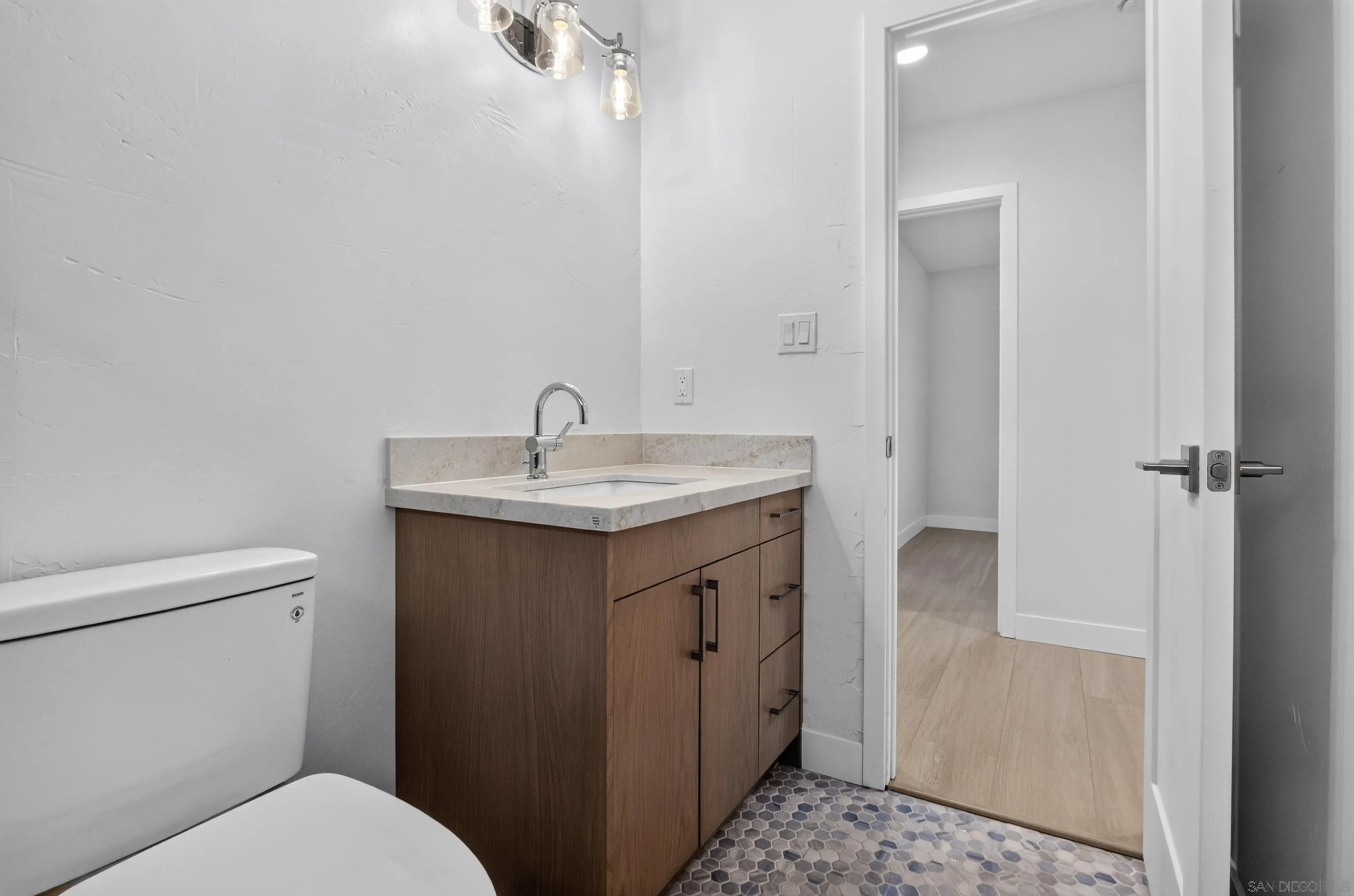 https://cdn.realtyfeed.com/cdn/127/260019461/5ed3631b75c19eb2c1c7c4275c1c5fc8.webp