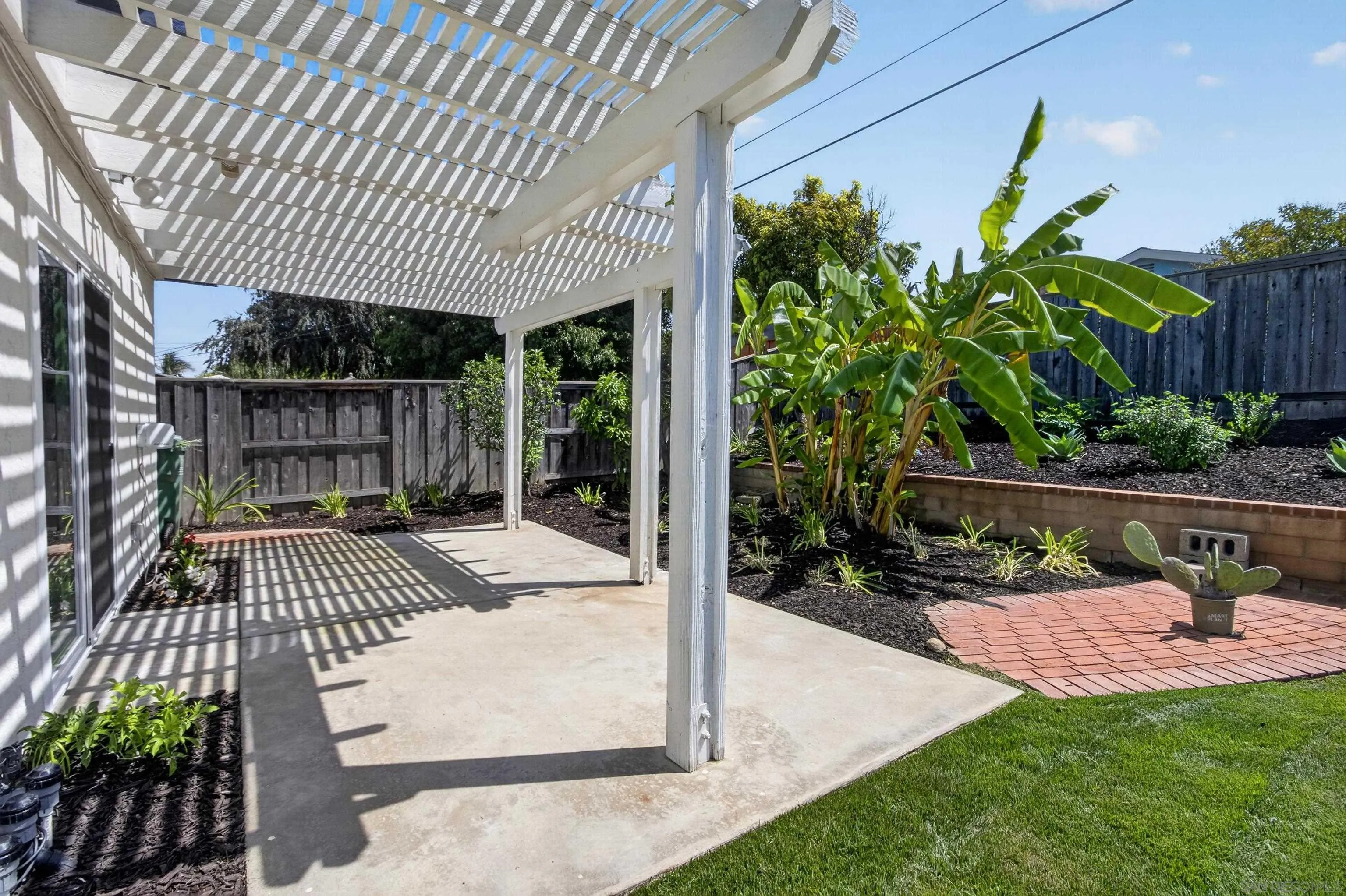 https://cdn.realtyfeed.com/cdn/127/260019461/80e412f7fbc1e8f4f99a30e95b99a865.webp