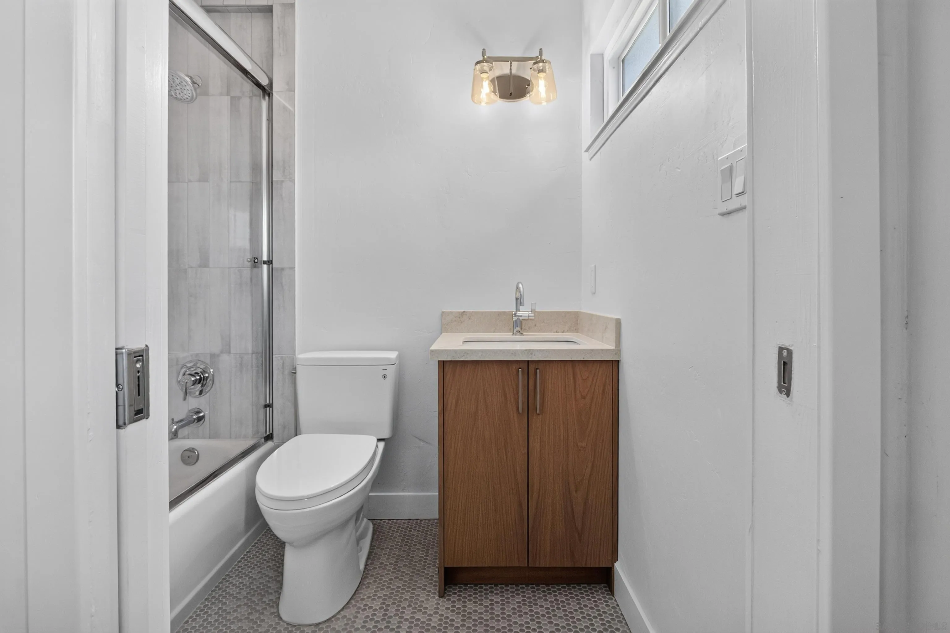 https://cdn.realtyfeed.com/cdn/127/260019461/ba2a6face1e3dca817aea50aebc3aa88.webp